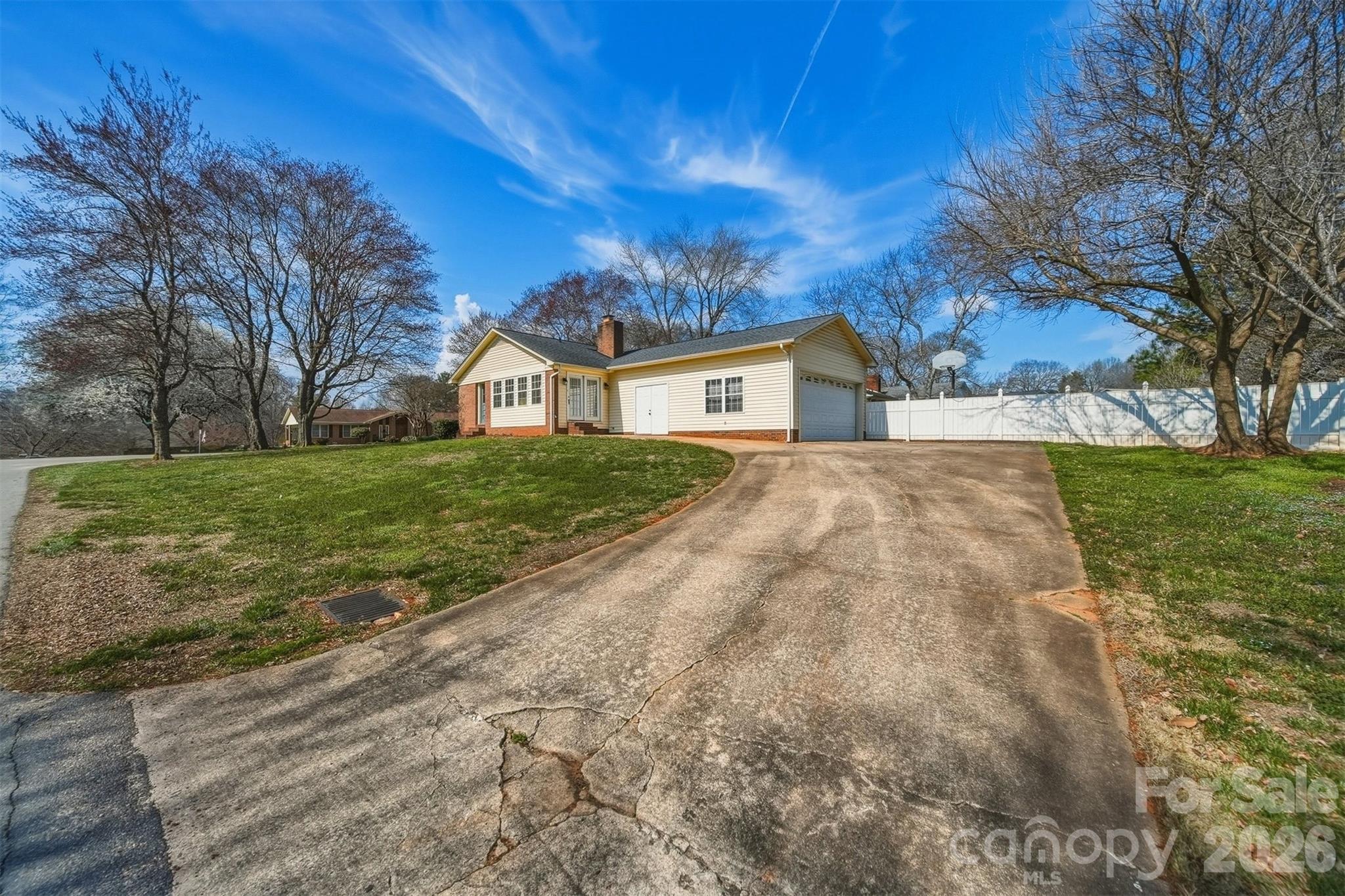 2010 Elizabeth Avenue — Hickory