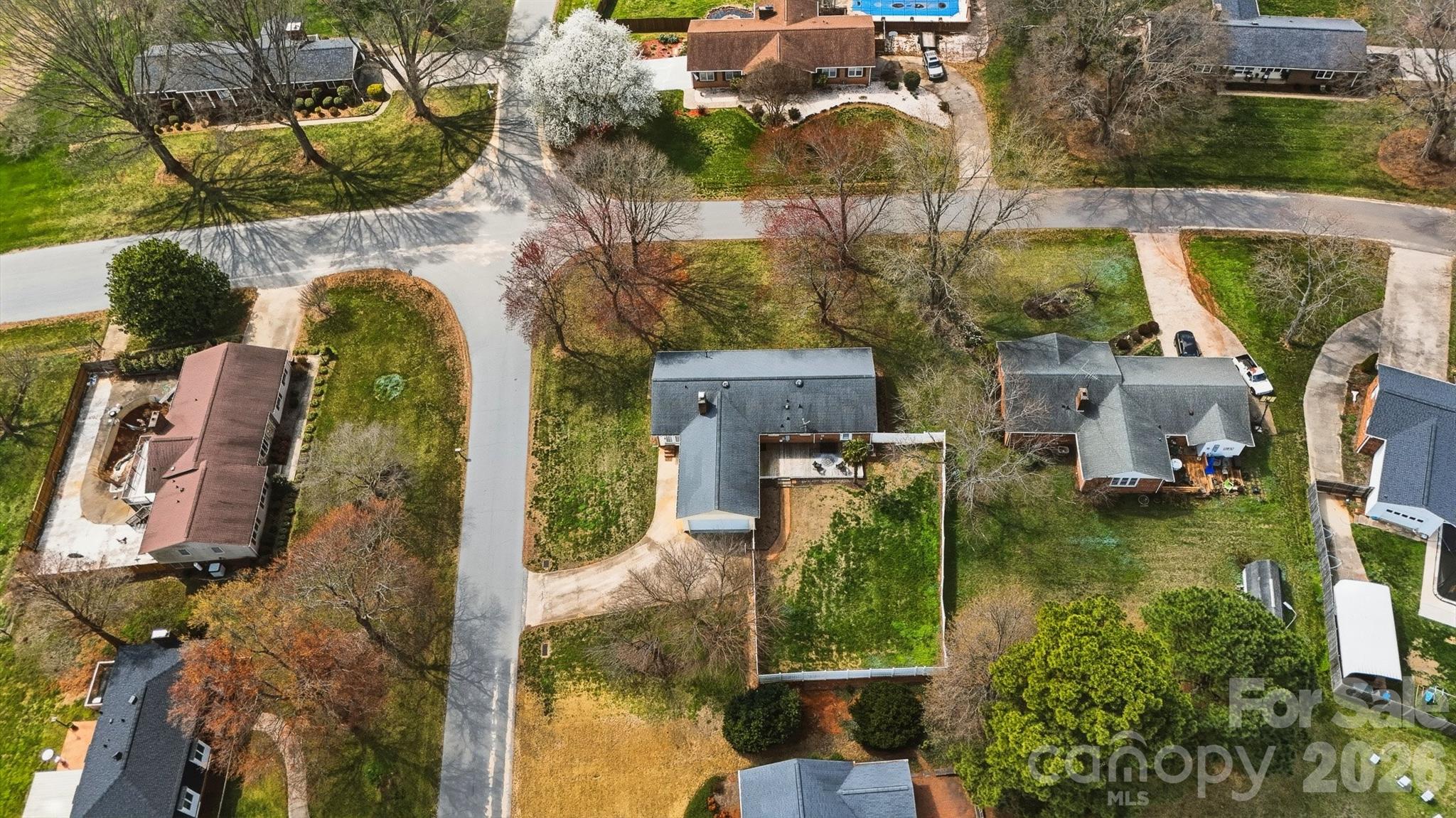 2010 Elizabeth Avenue — Hickory