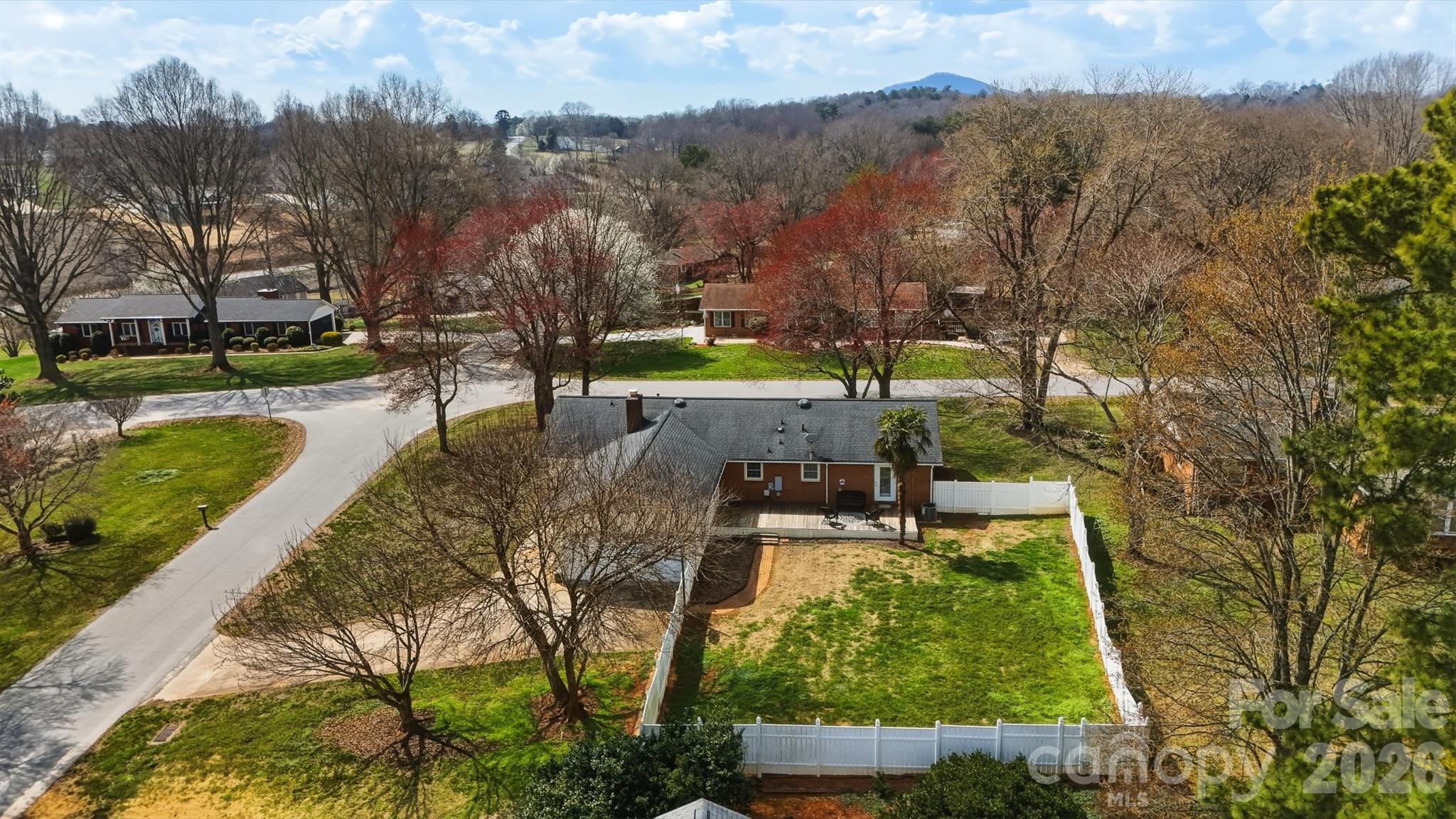 2010 Elizabeth Avenue — Hickory