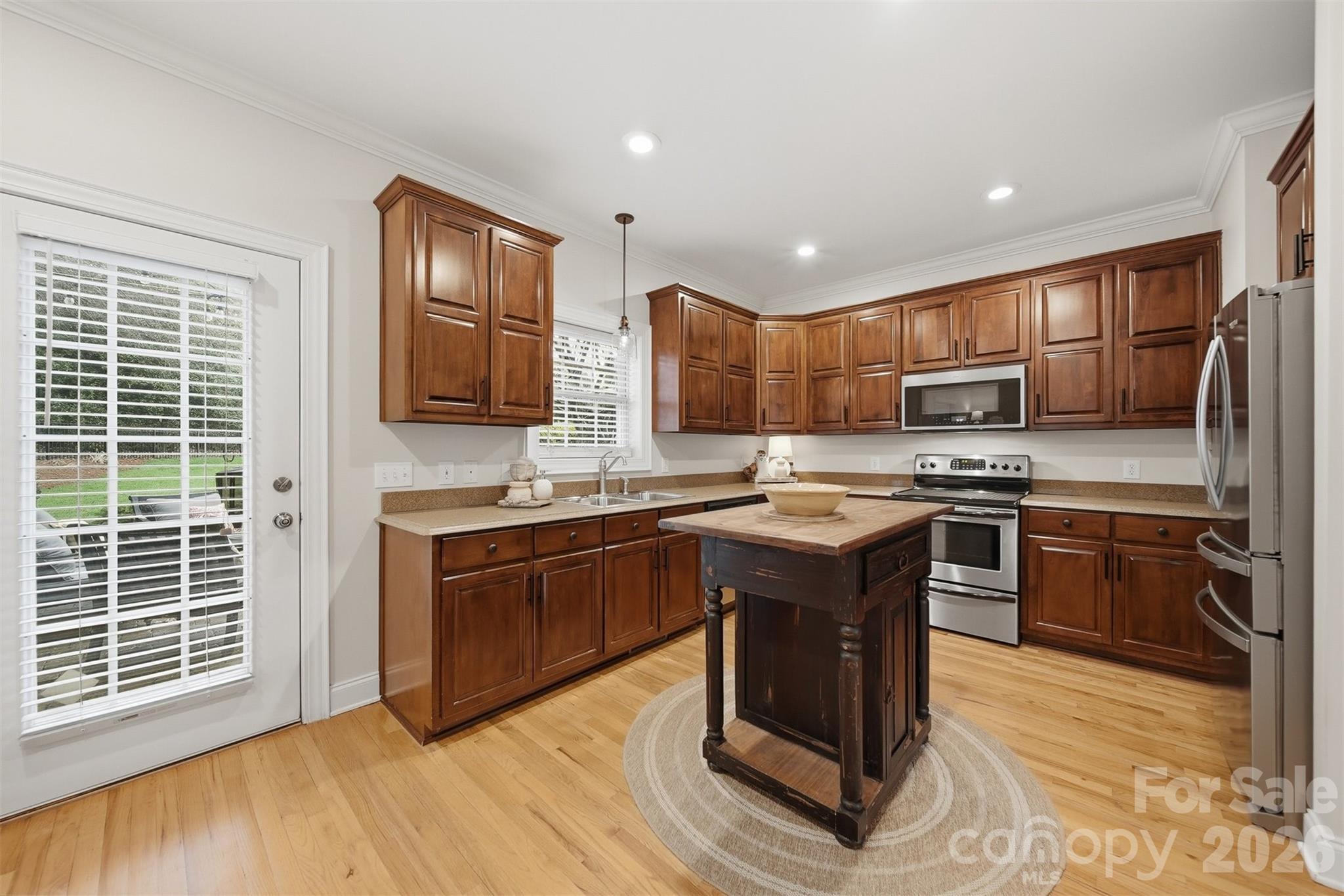 2716 Charleston Court — Claremont