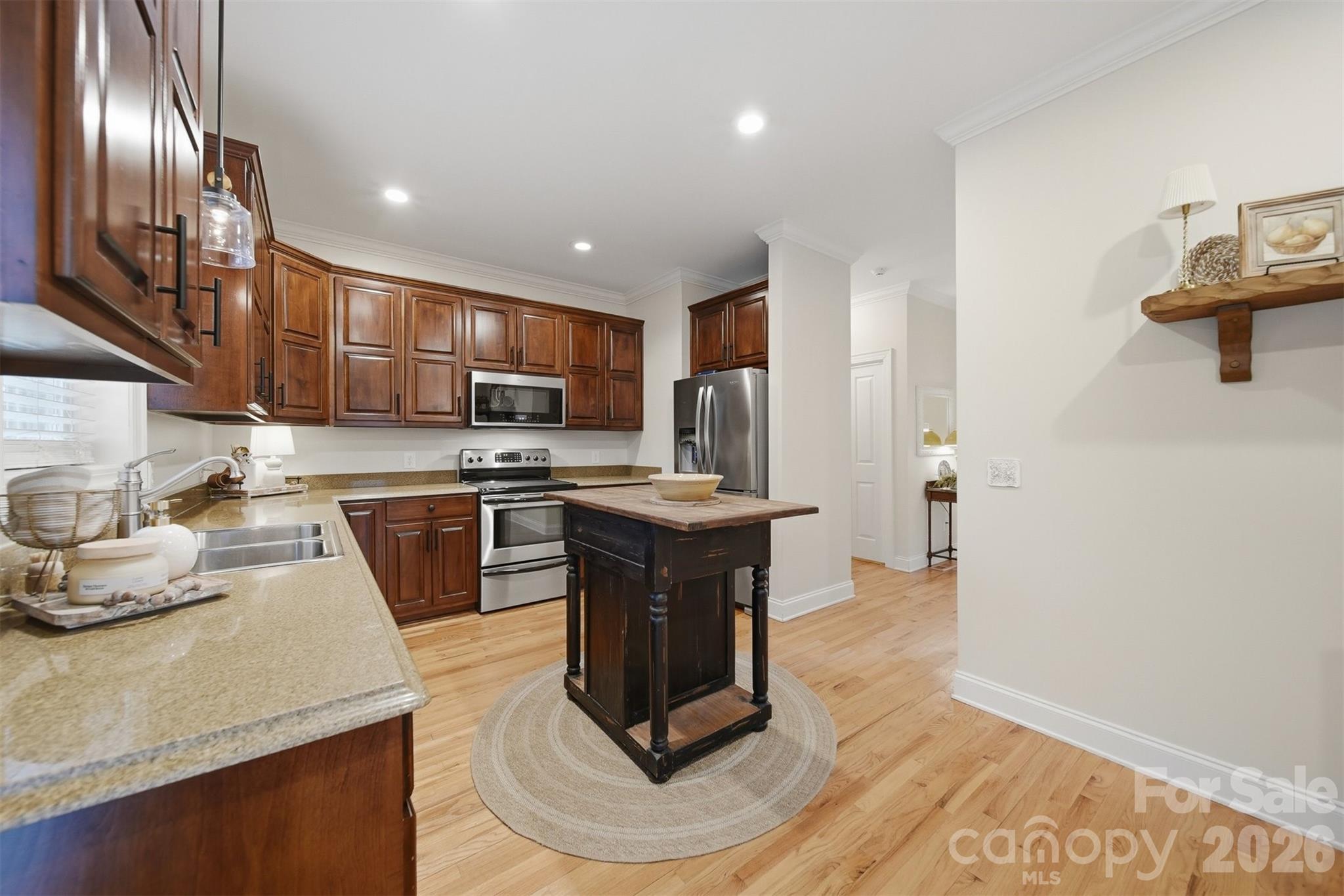 2716 Charleston Court — Claremont