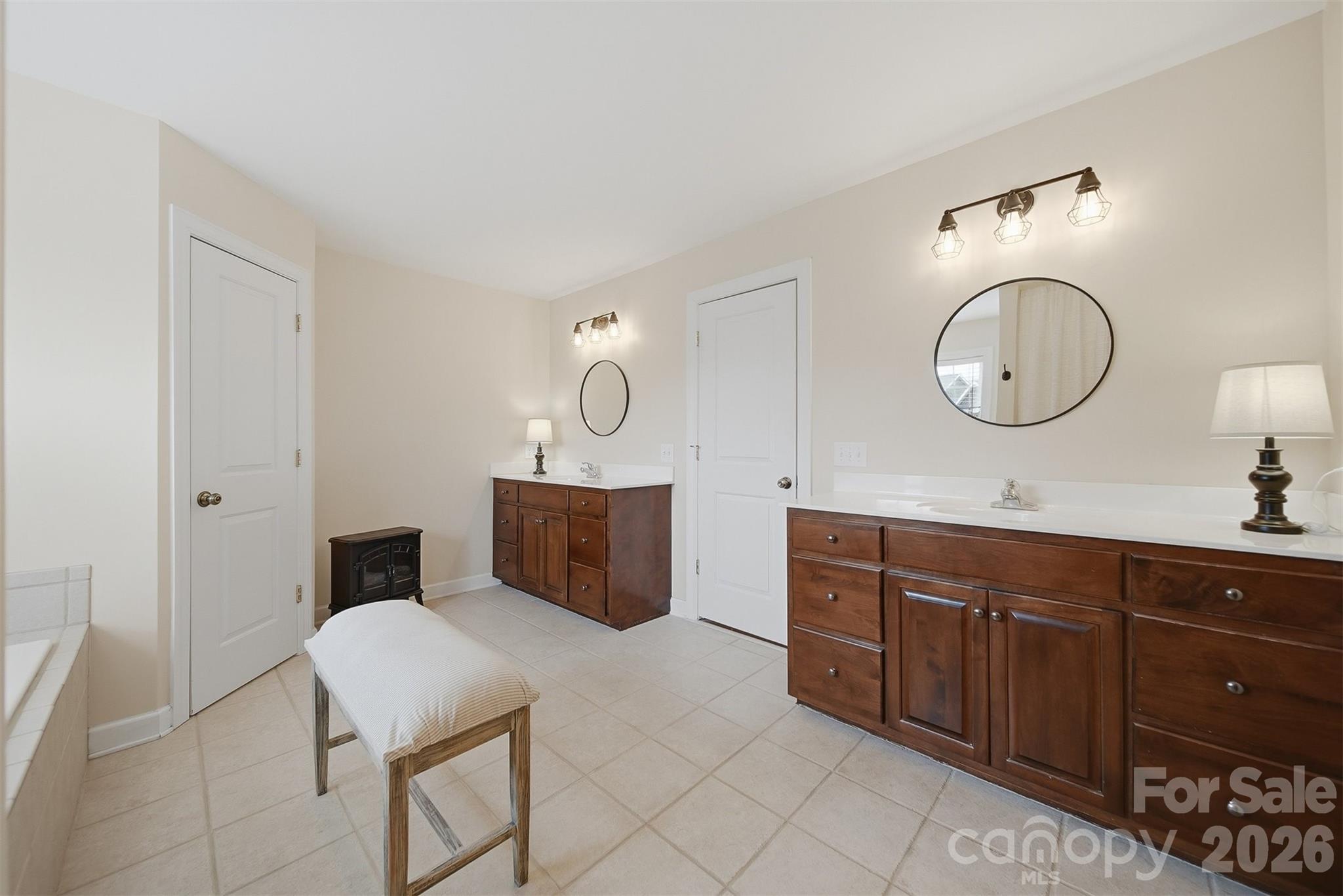 2716 Charleston Court — Claremont