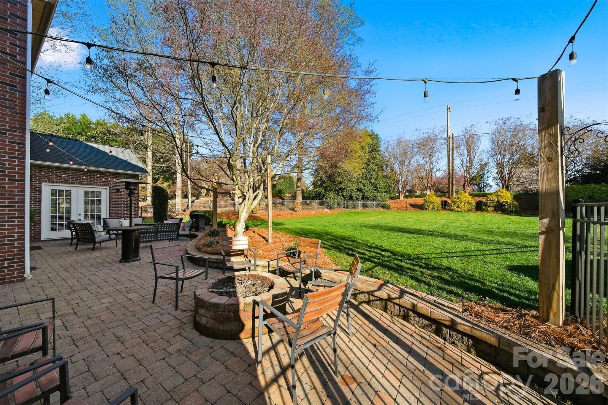 2716 Charleston Court — Claremont