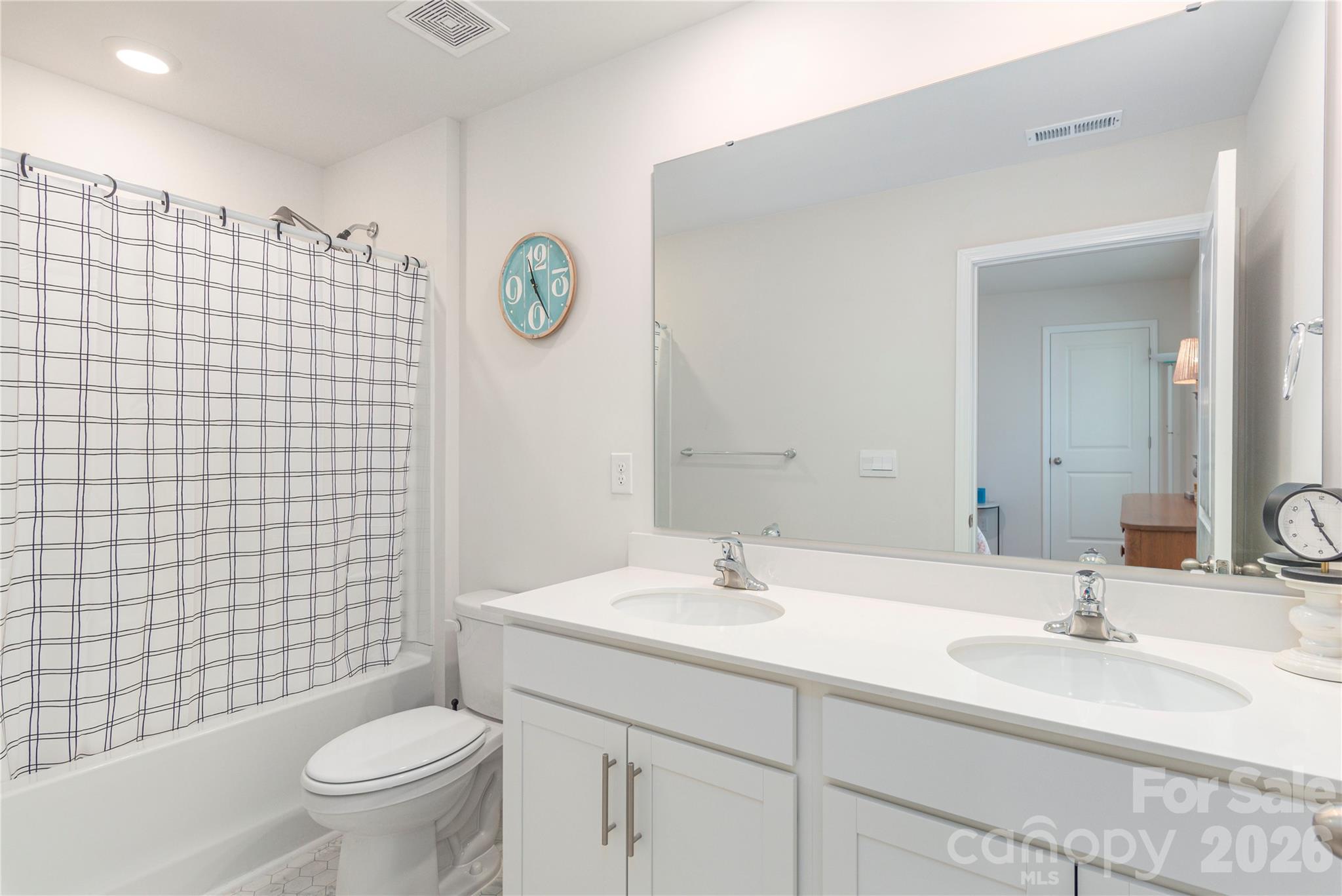 86 Malcolm Court — Candler