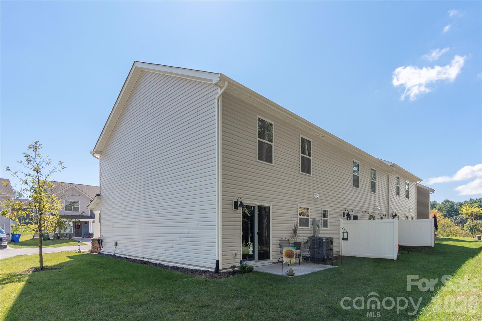 86 Malcolm Court — Candler