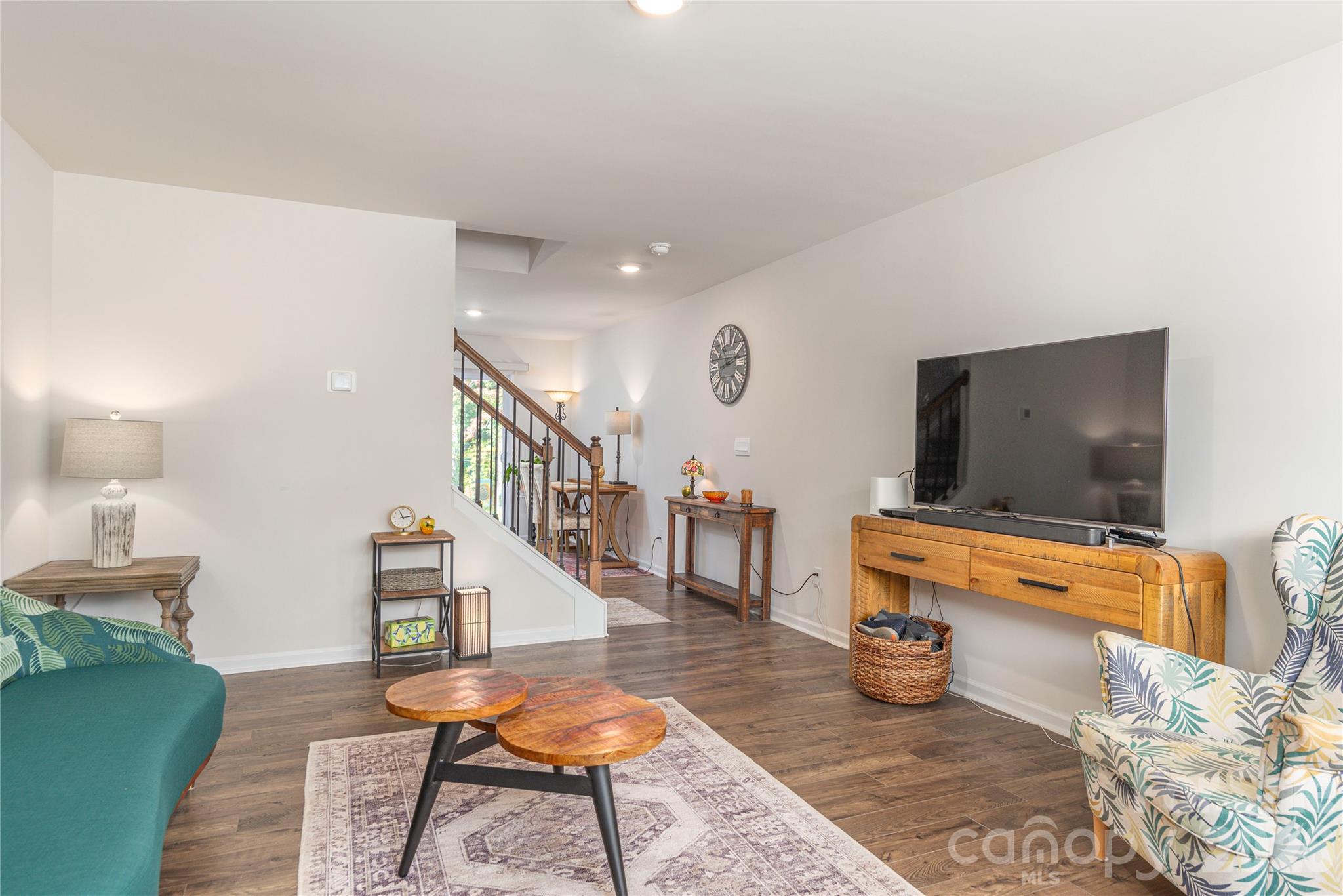 86 Malcolm Court — Candler