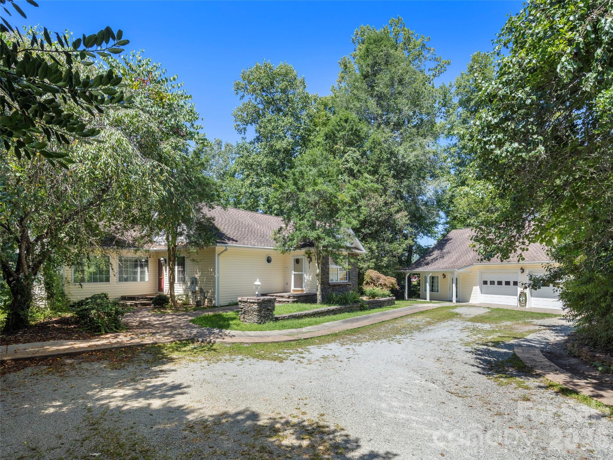 4901 Brevard Road — Horse Shoe