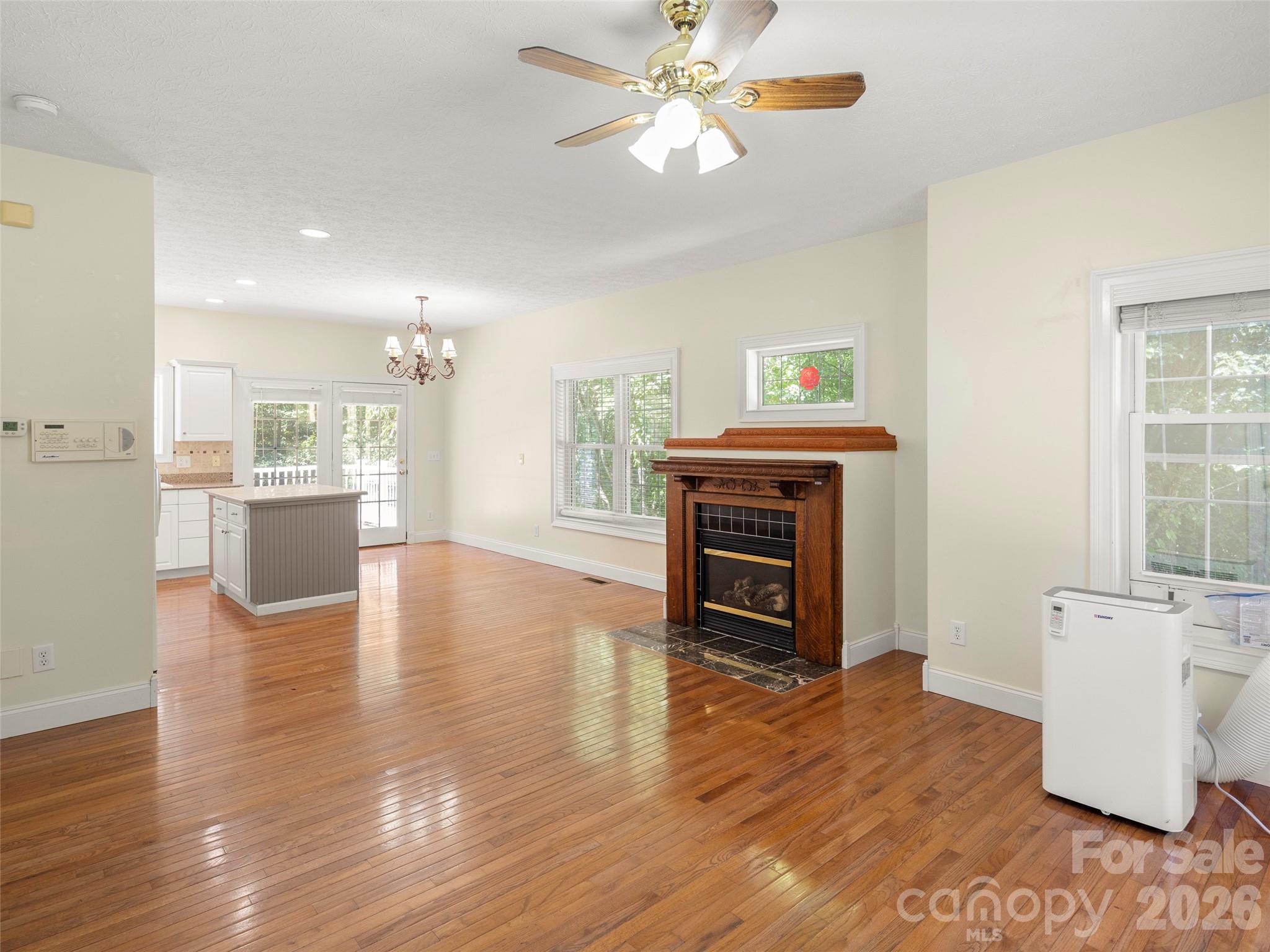 4901 Brevard Road — Horse Shoe