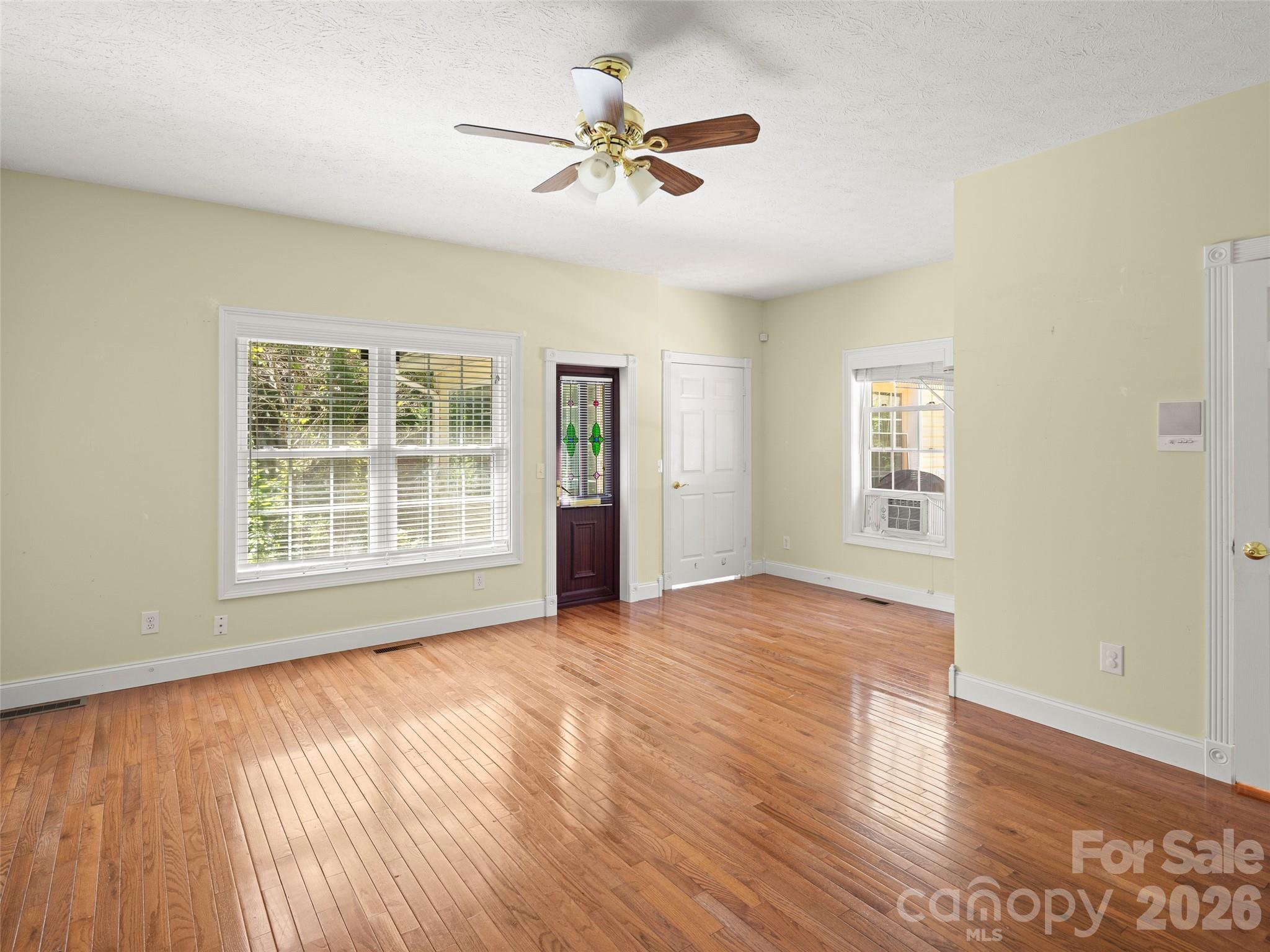 4901 Brevard Road — Horse Shoe