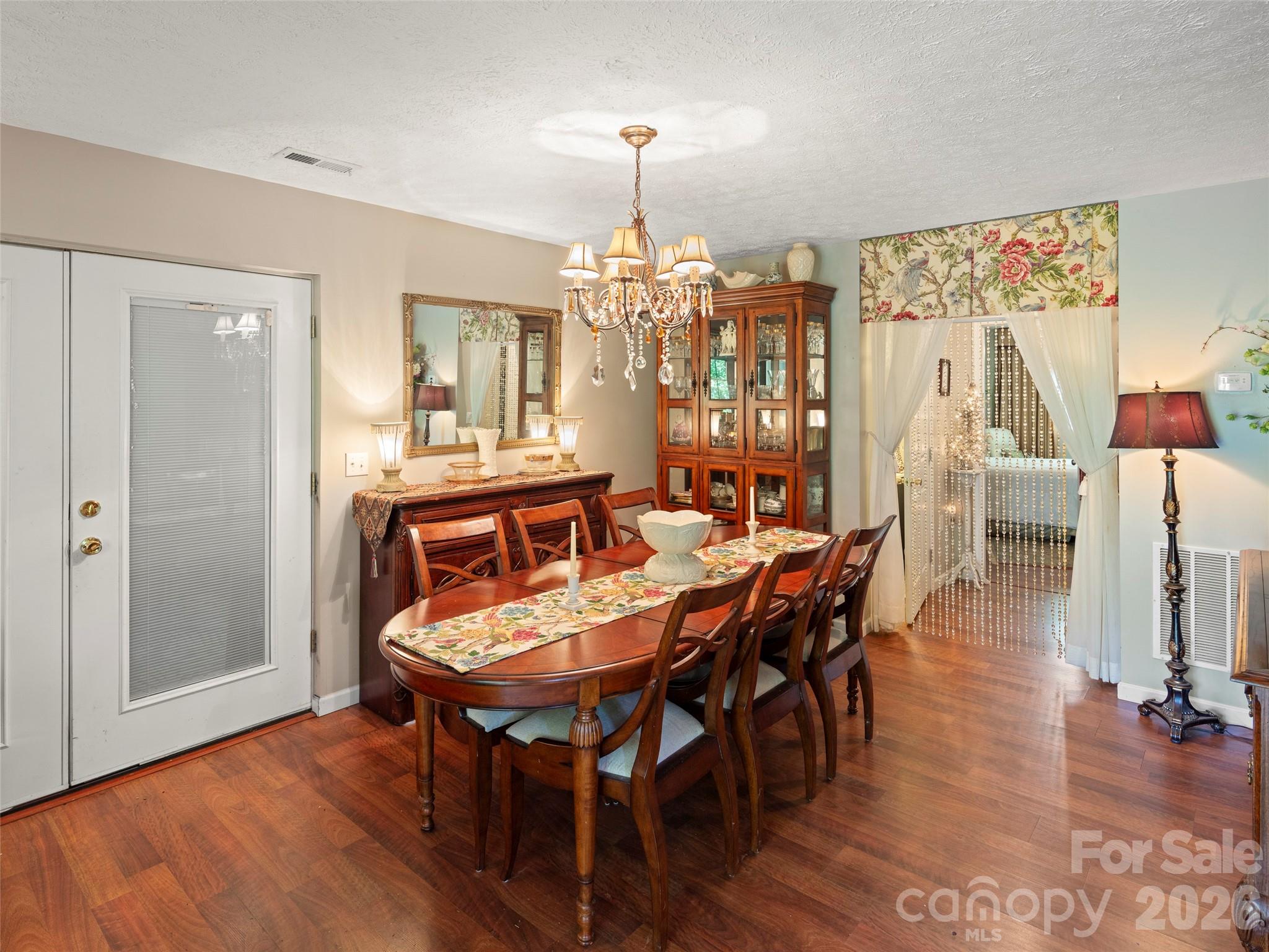 4901 Brevard Road — Horse Shoe