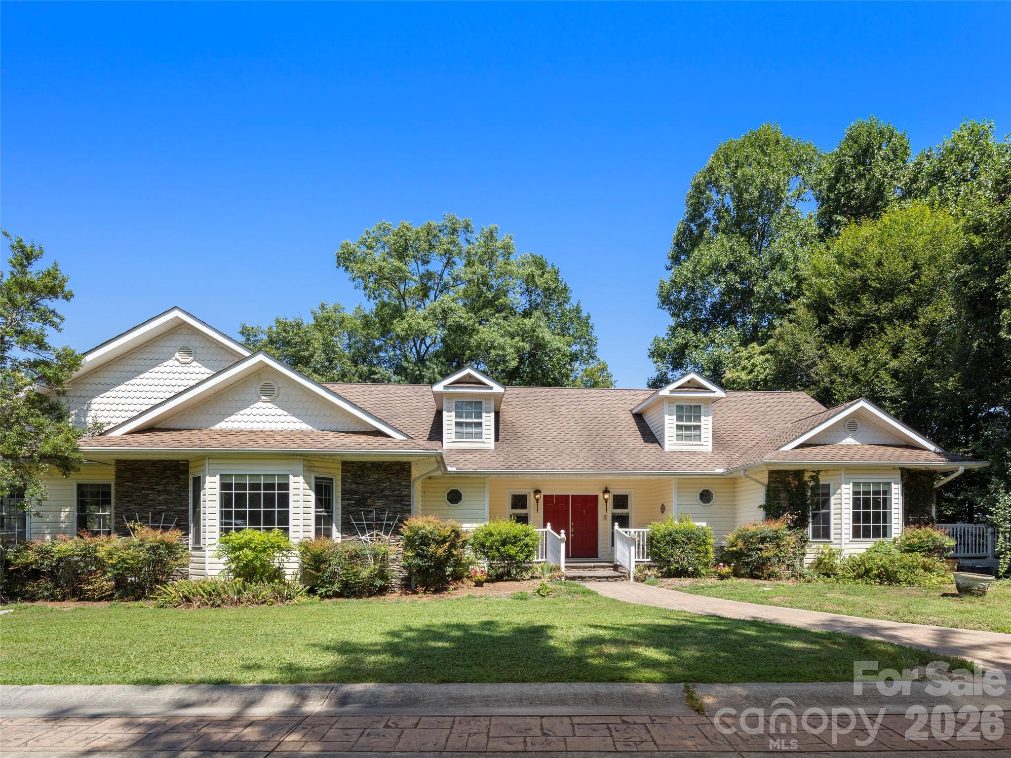 4901 Brevard Road — Horse Shoe