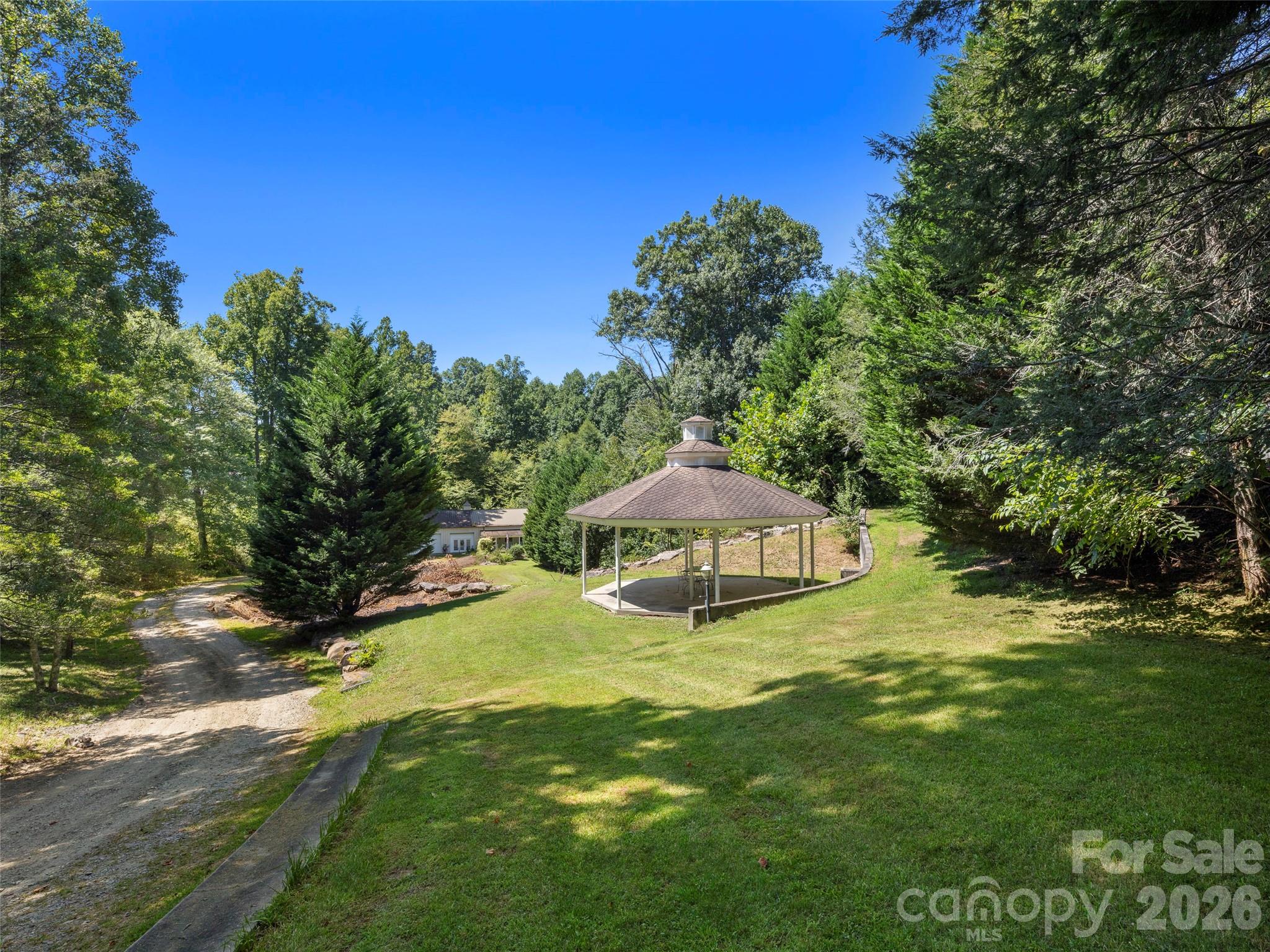 4901 Brevard Road — Horse Shoe