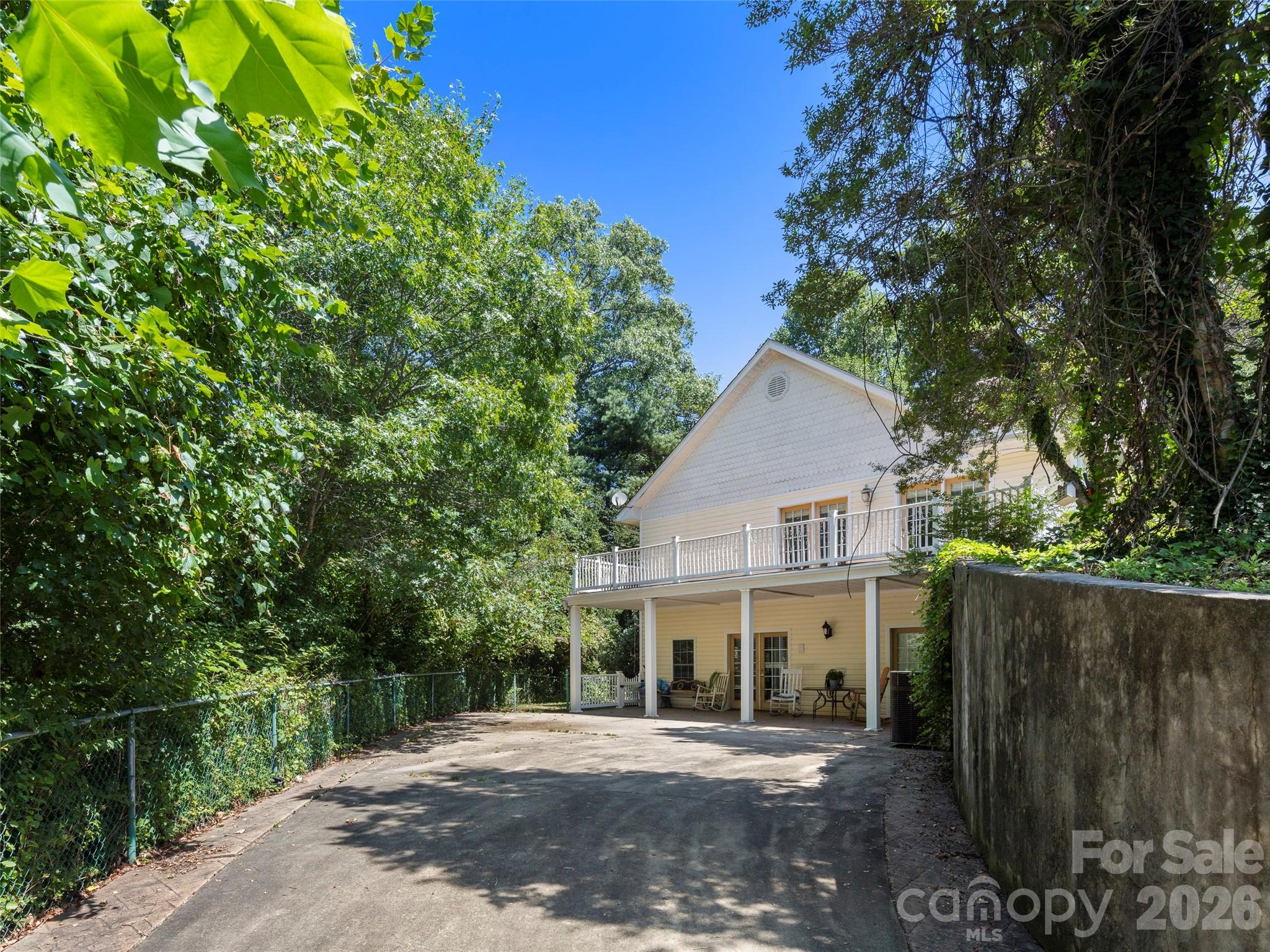 4901 Brevard Road — Horse Shoe