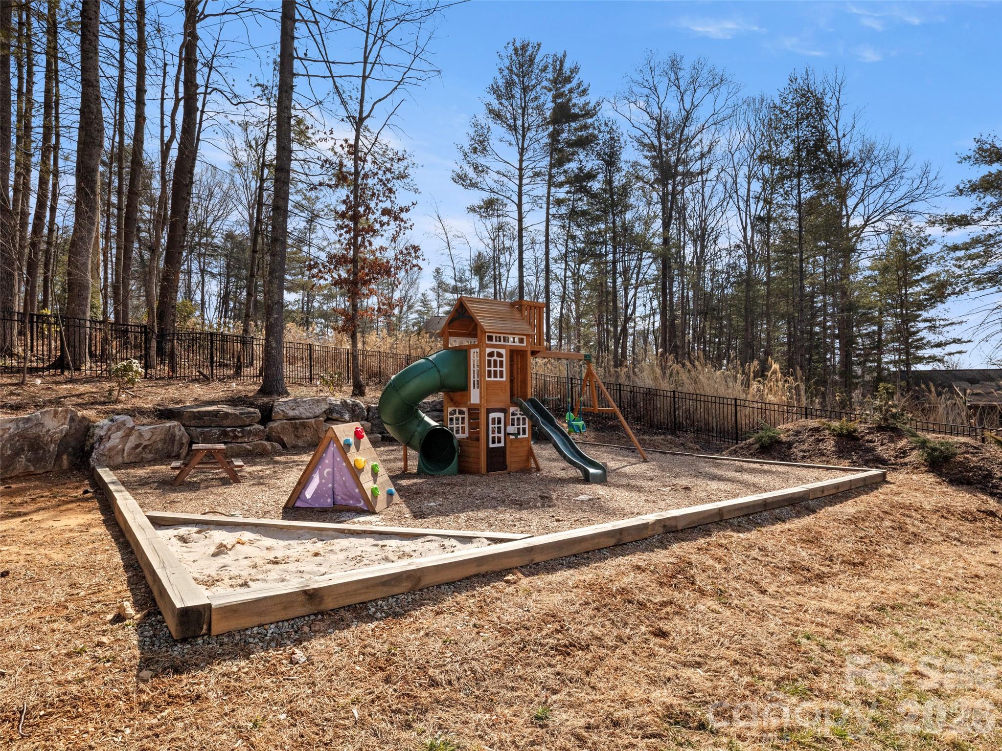 10 Dunnwoody Court — Arden
