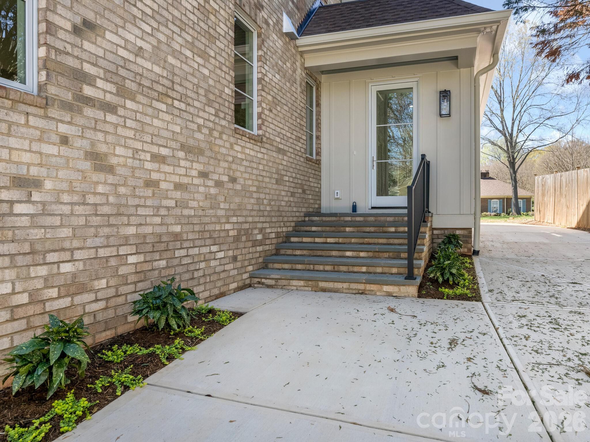 6740 Newhall Road — Charlotte