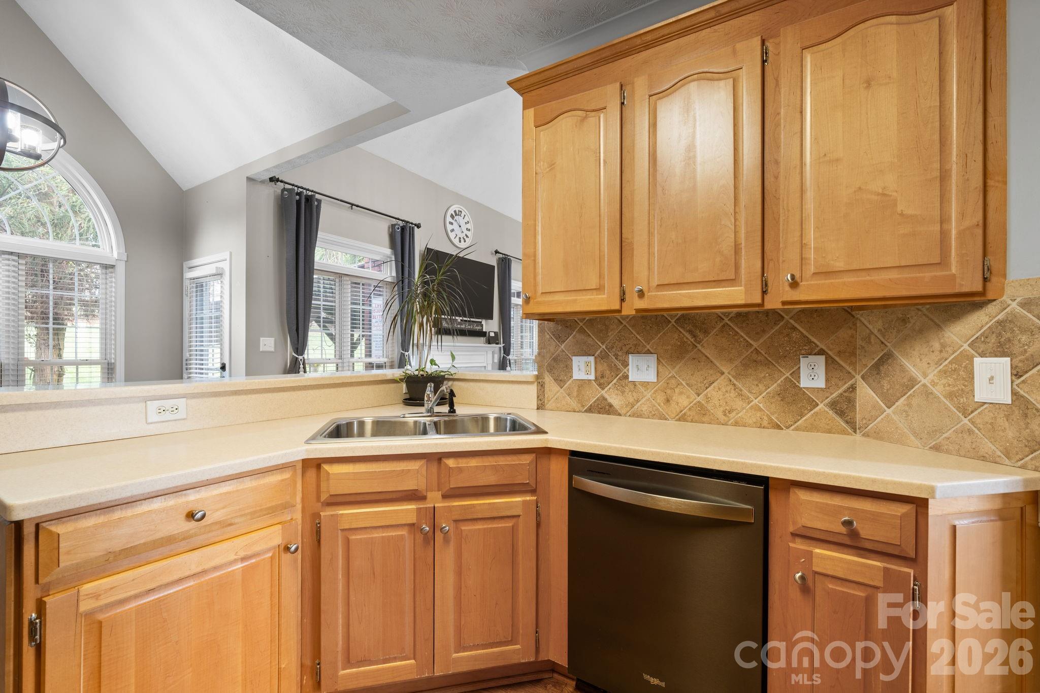 2696 Charleston Court — Claremont