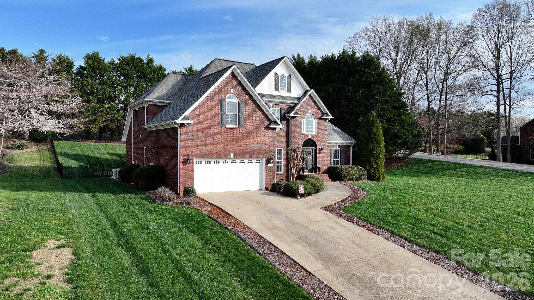 2696 Charleston Court — Claremont