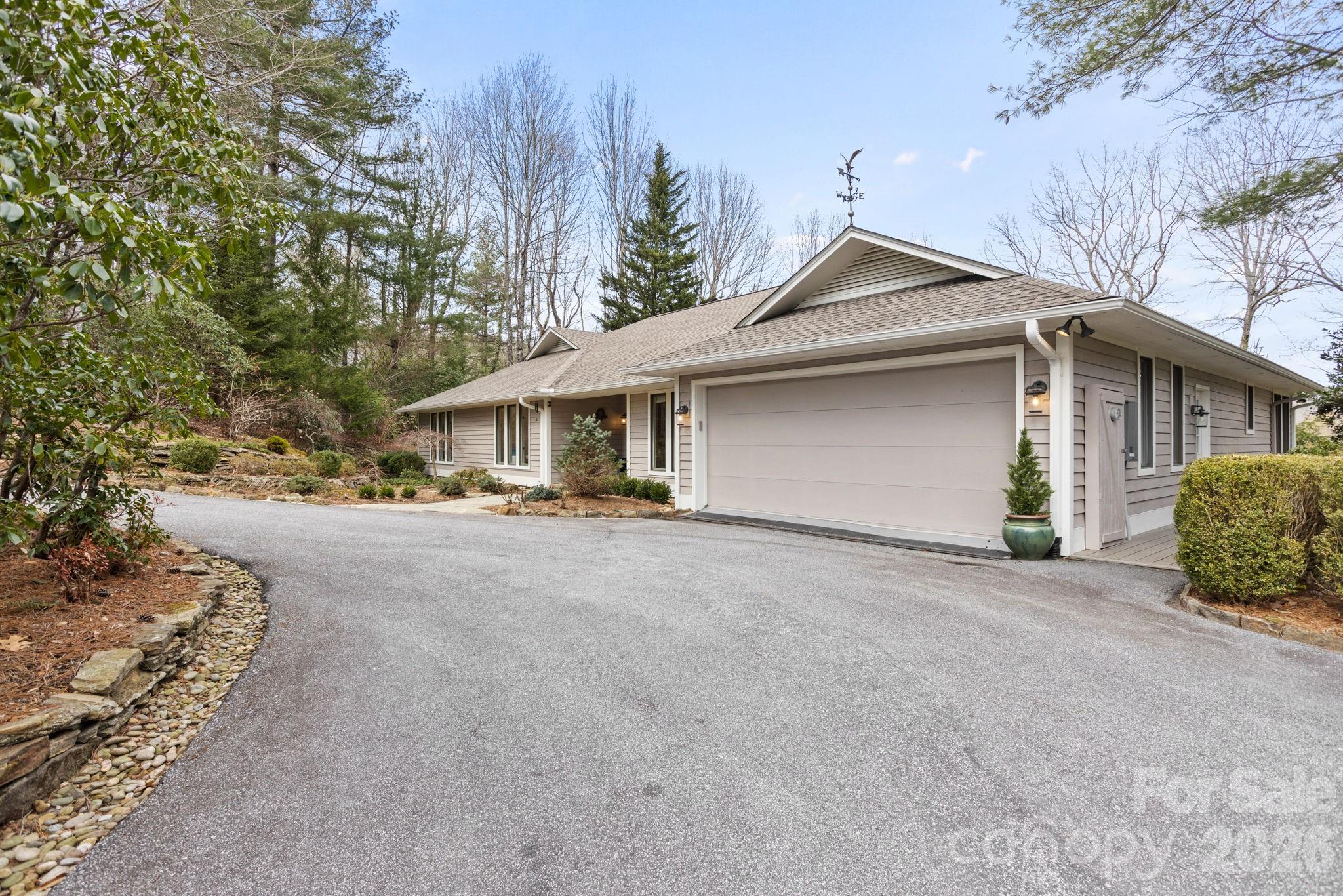 171 Old Hillside Lane — Flat Rock