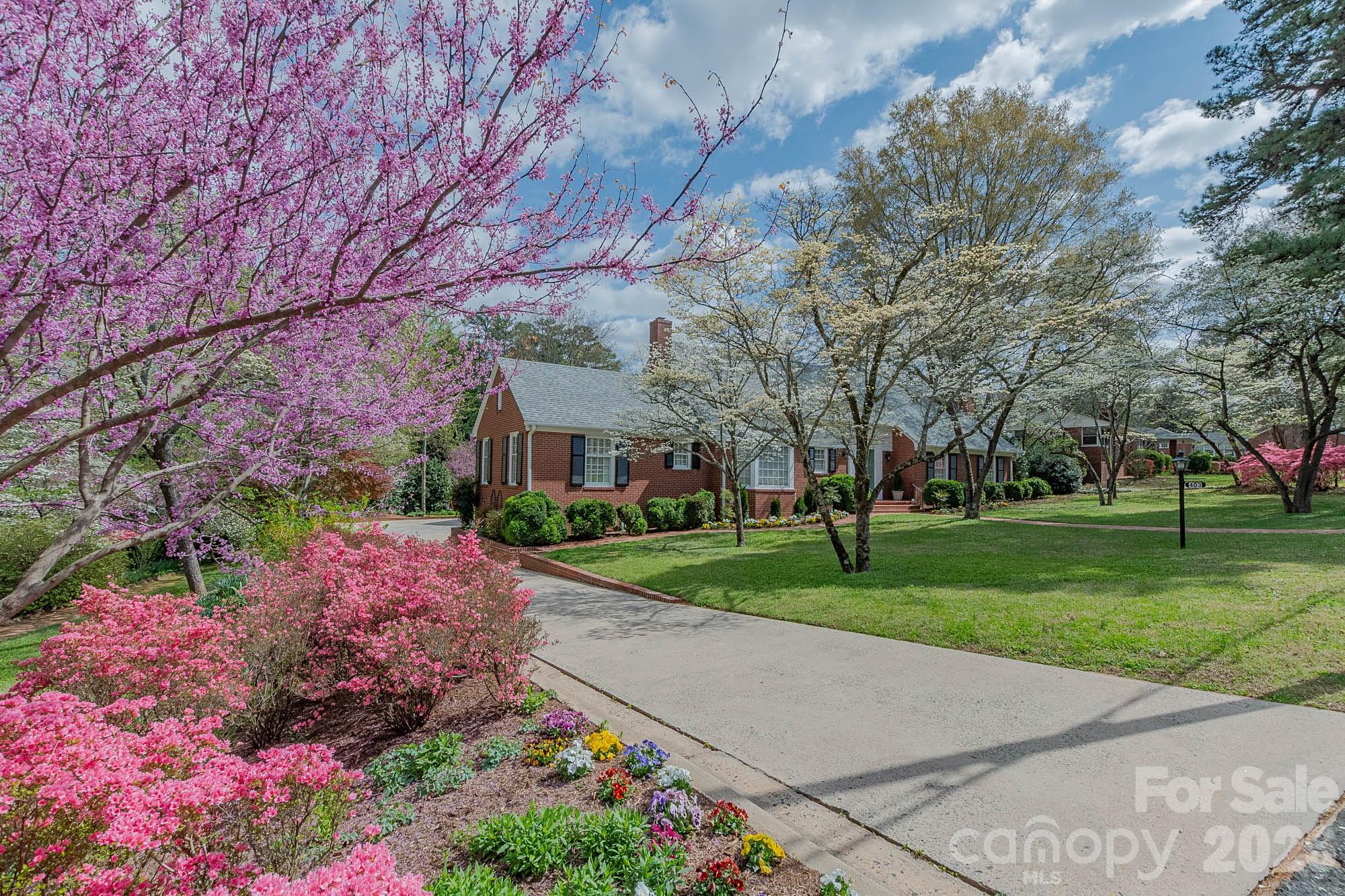 403 Weaver Drive — Lexington