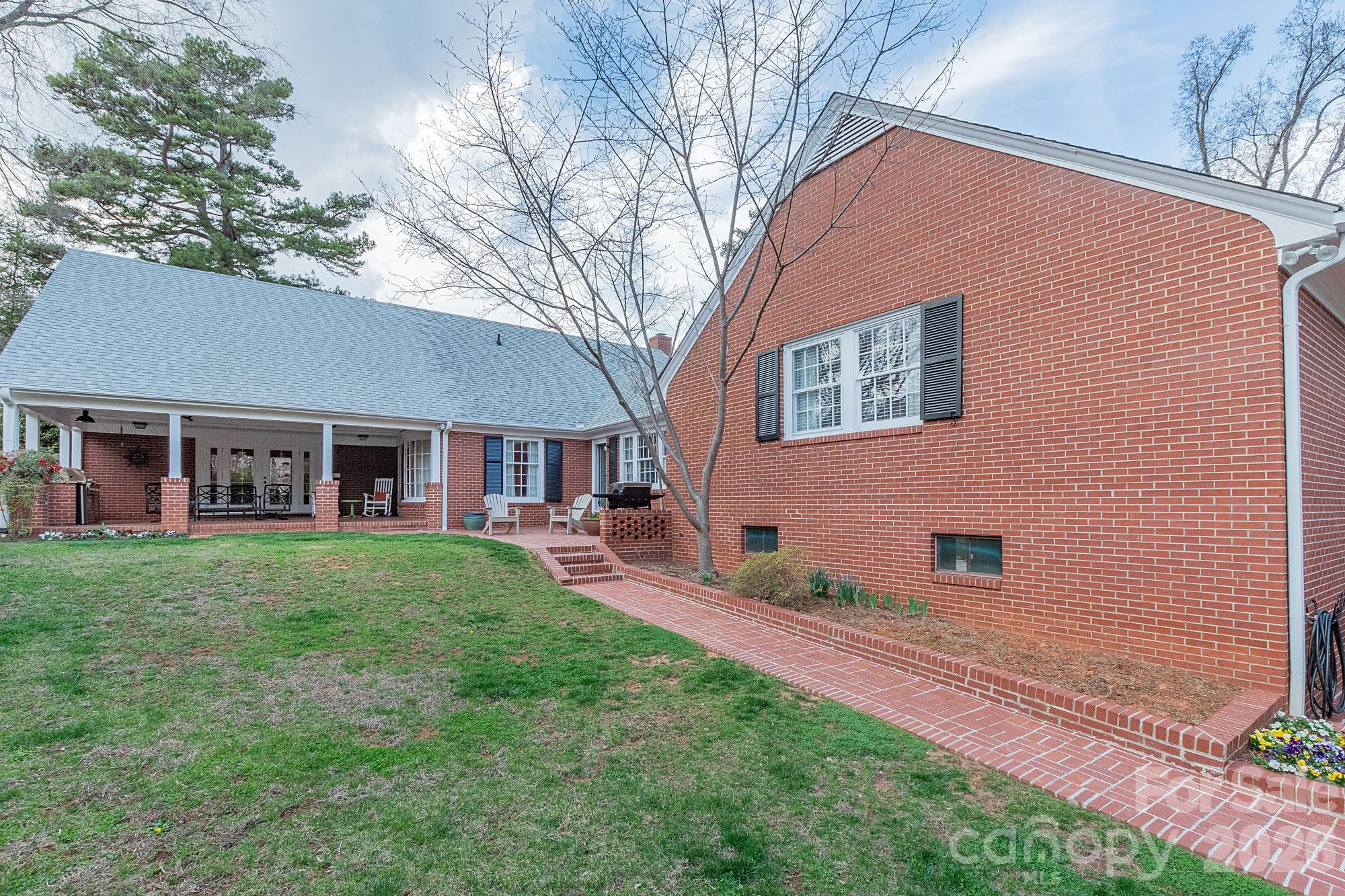 403 Weaver Drive — Lexington