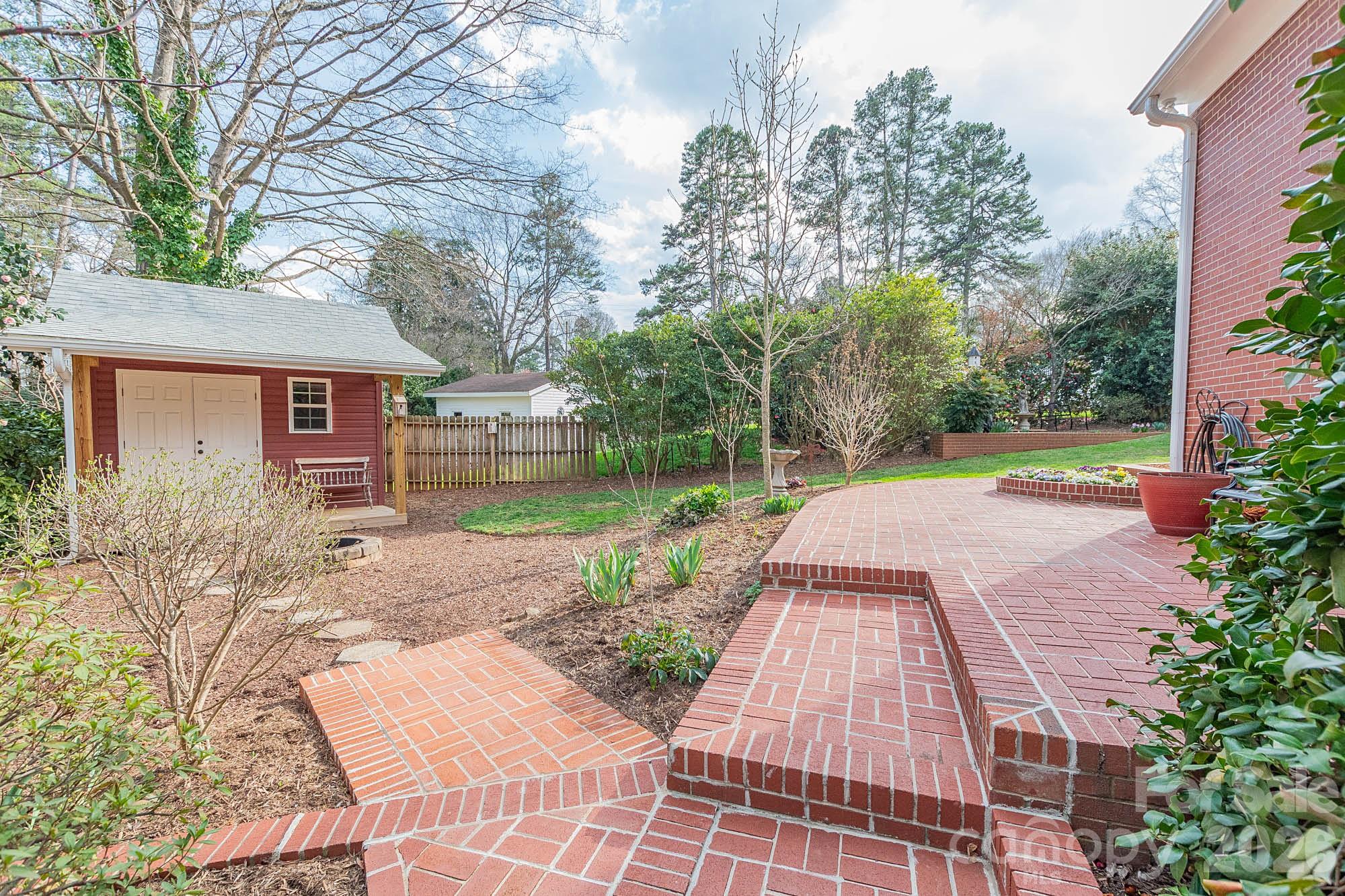 403 Weaver Drive — Lexington