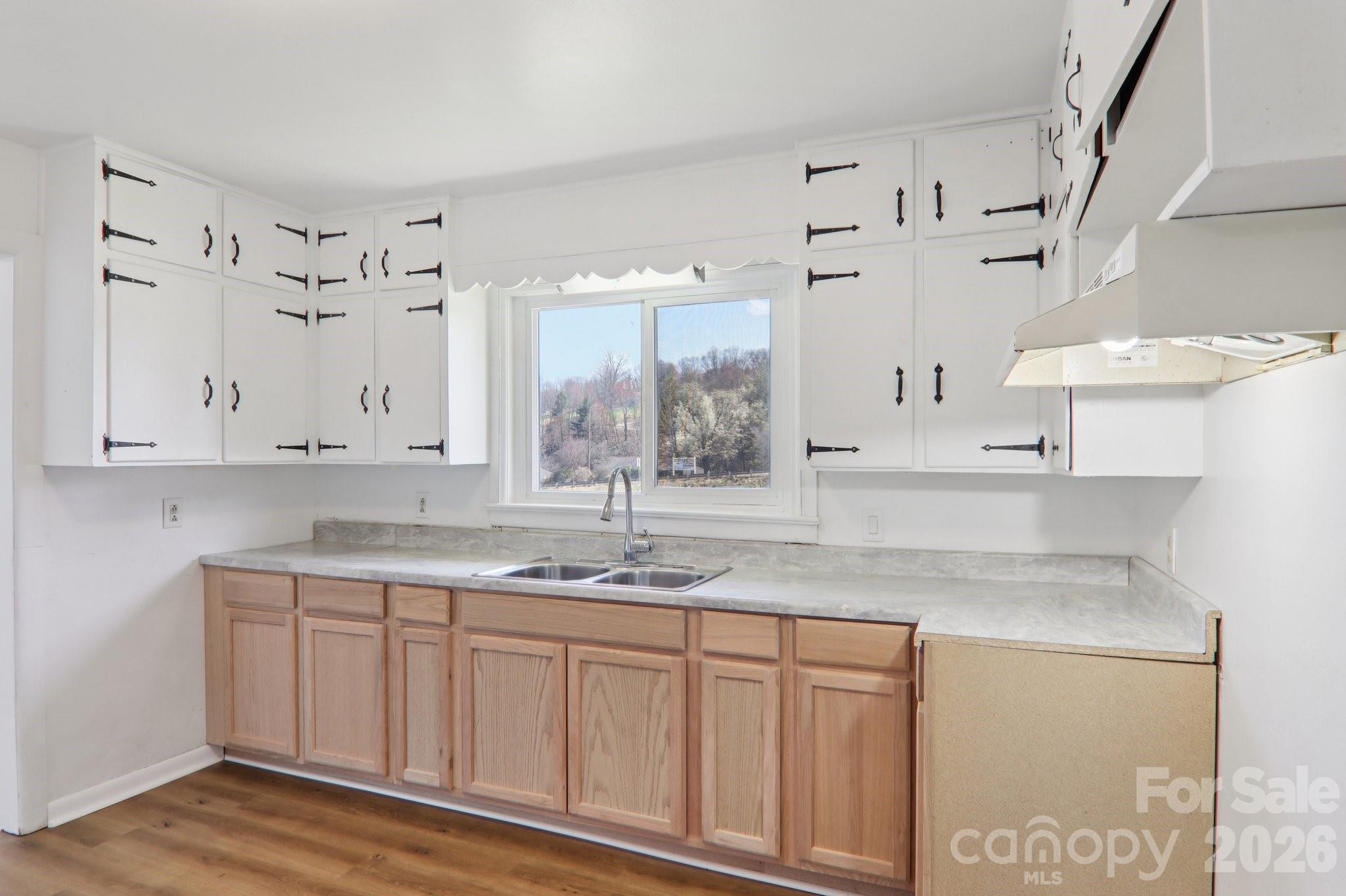 541 Paragon Parkway — Waynesville