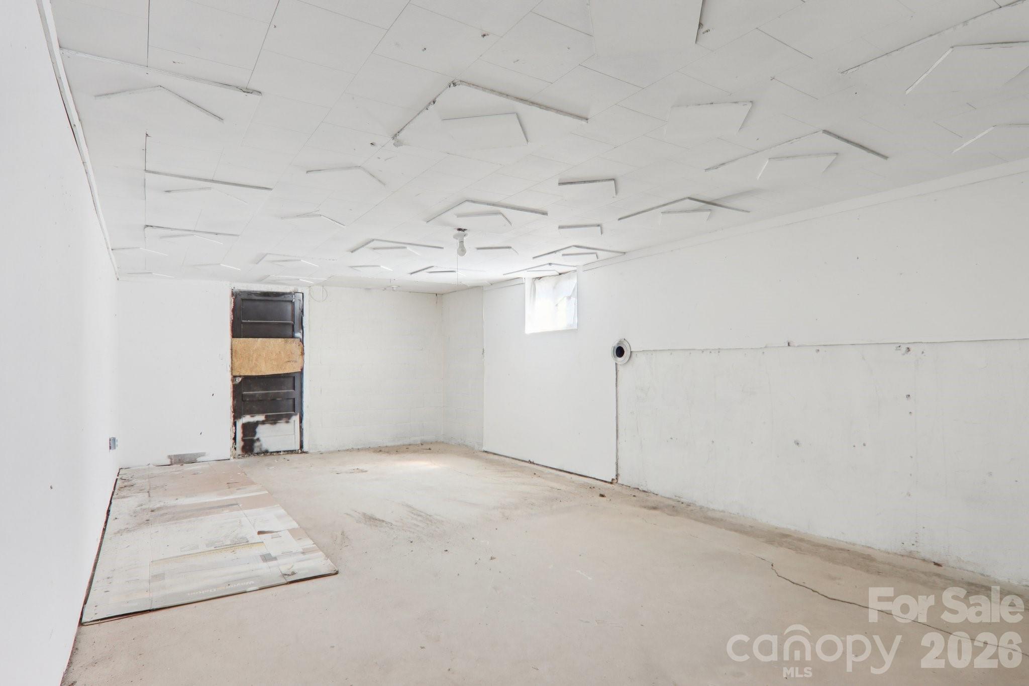 541 Paragon Parkway — Waynesville