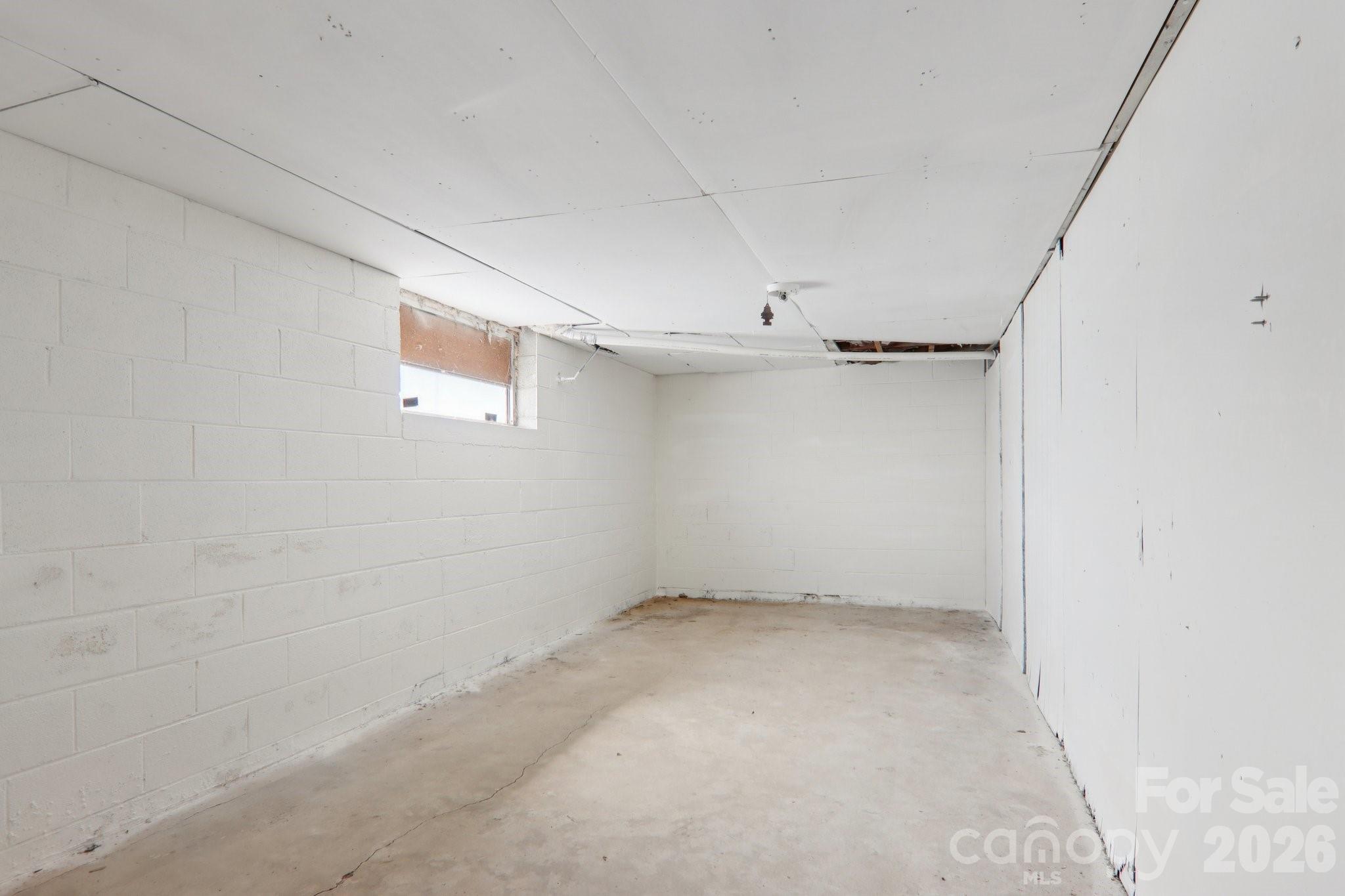 541 Paragon Parkway — Waynesville