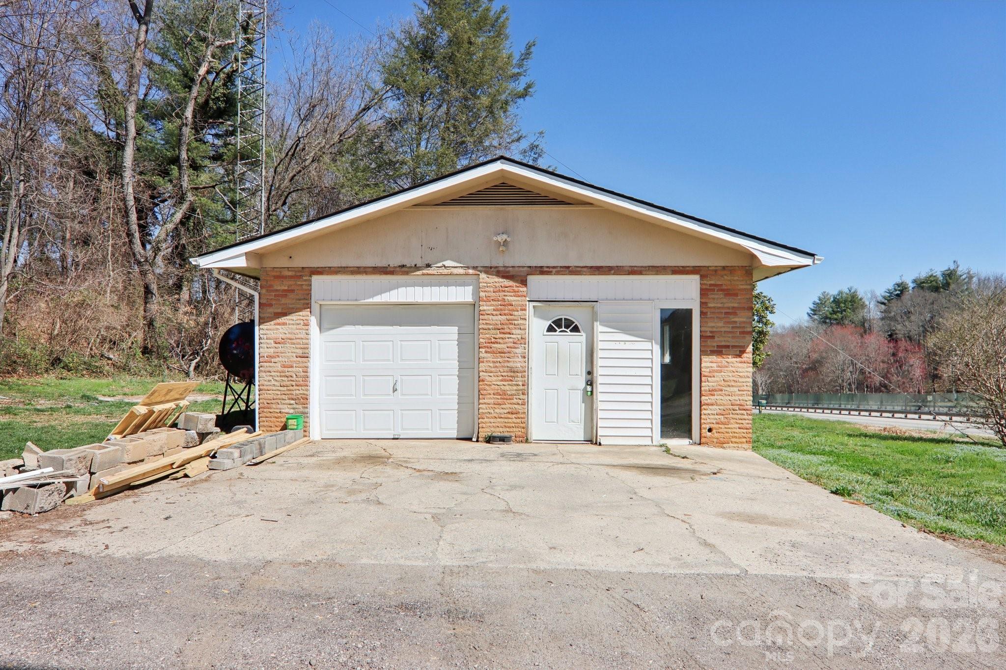 541 Paragon Parkway — Waynesville