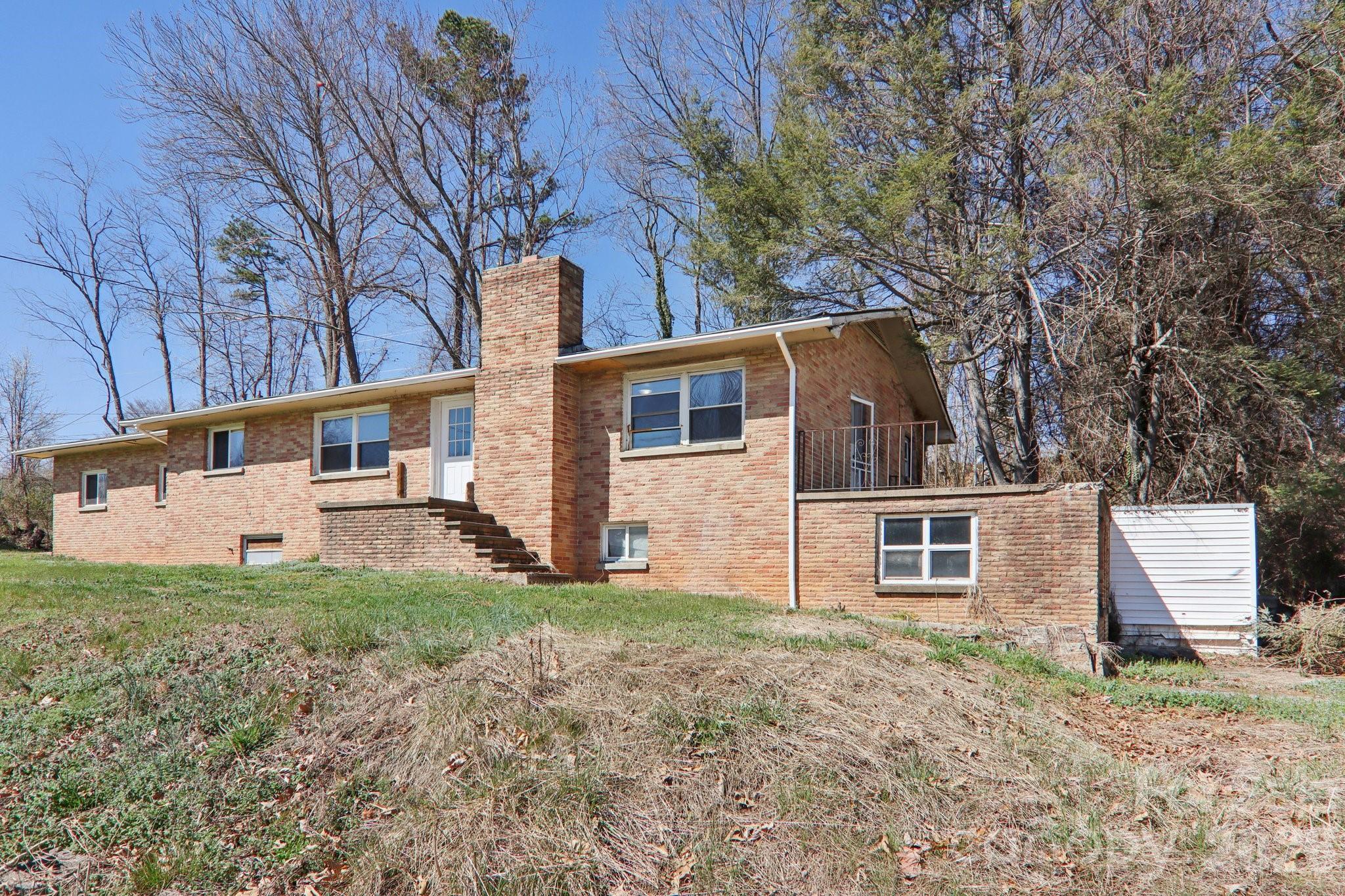 541 Paragon Parkway — Waynesville