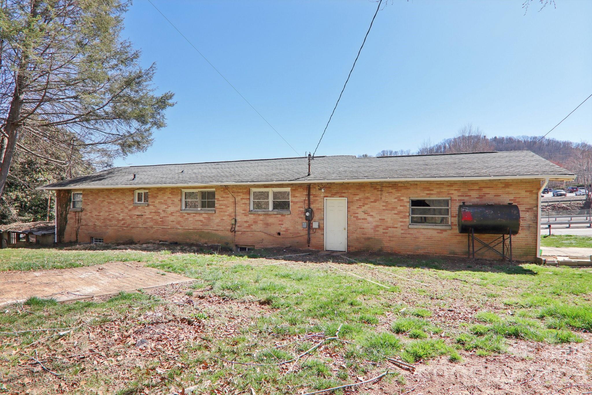 541 Paragon Parkway — Waynesville