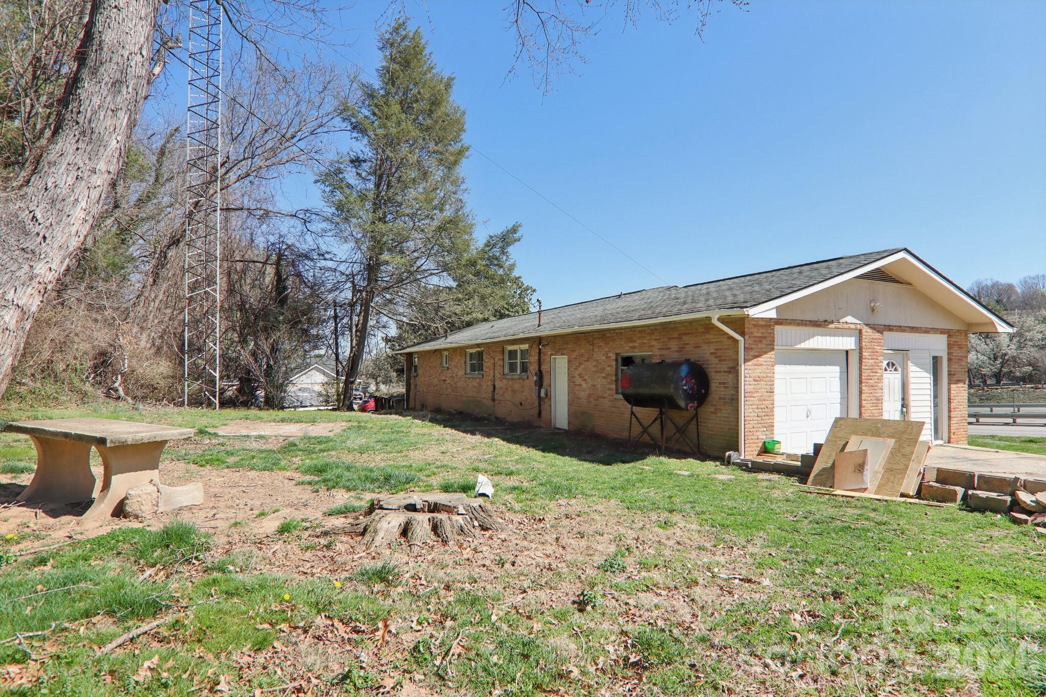 541 Paragon Parkway — Waynesville