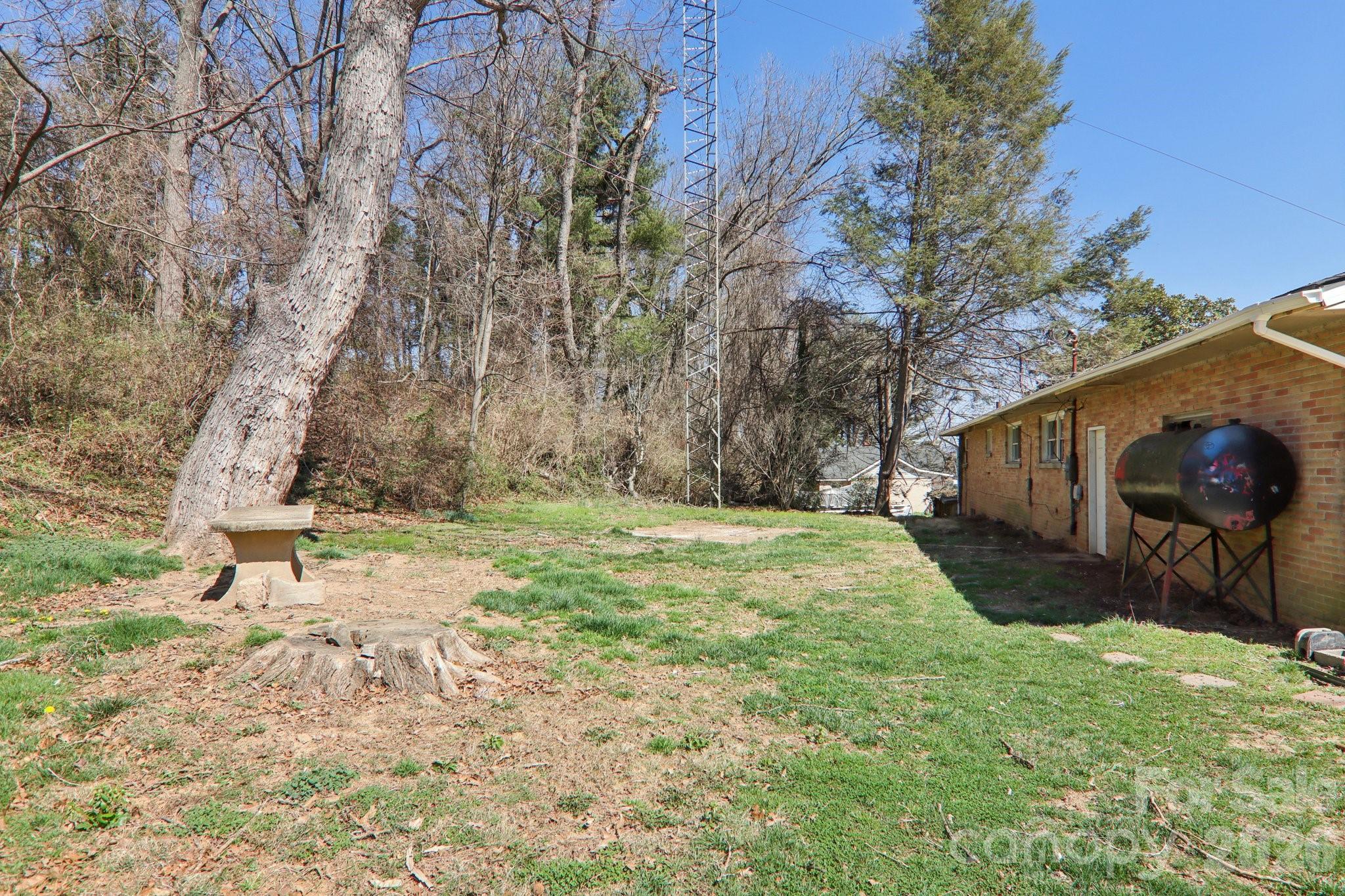 541 Paragon Parkway — Waynesville