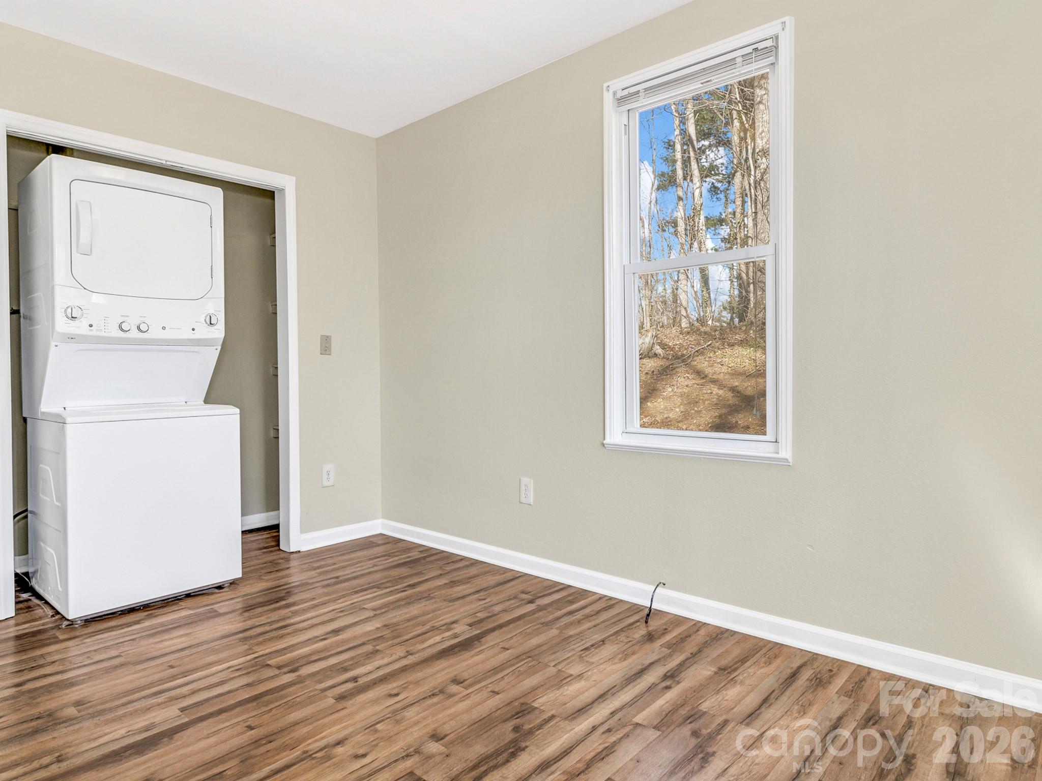 114 Elden Street — Hendersonville