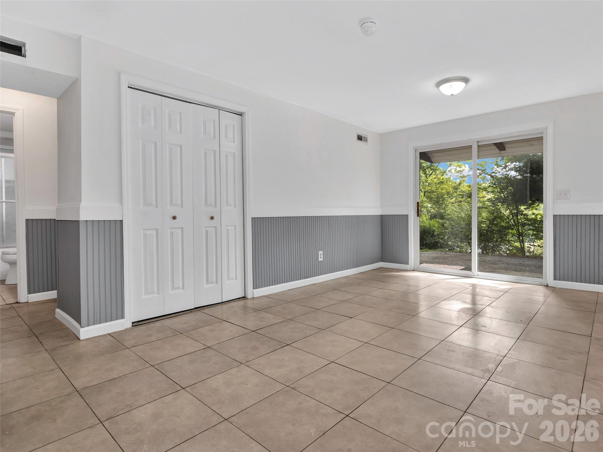 114 Elden Street — Hendersonville