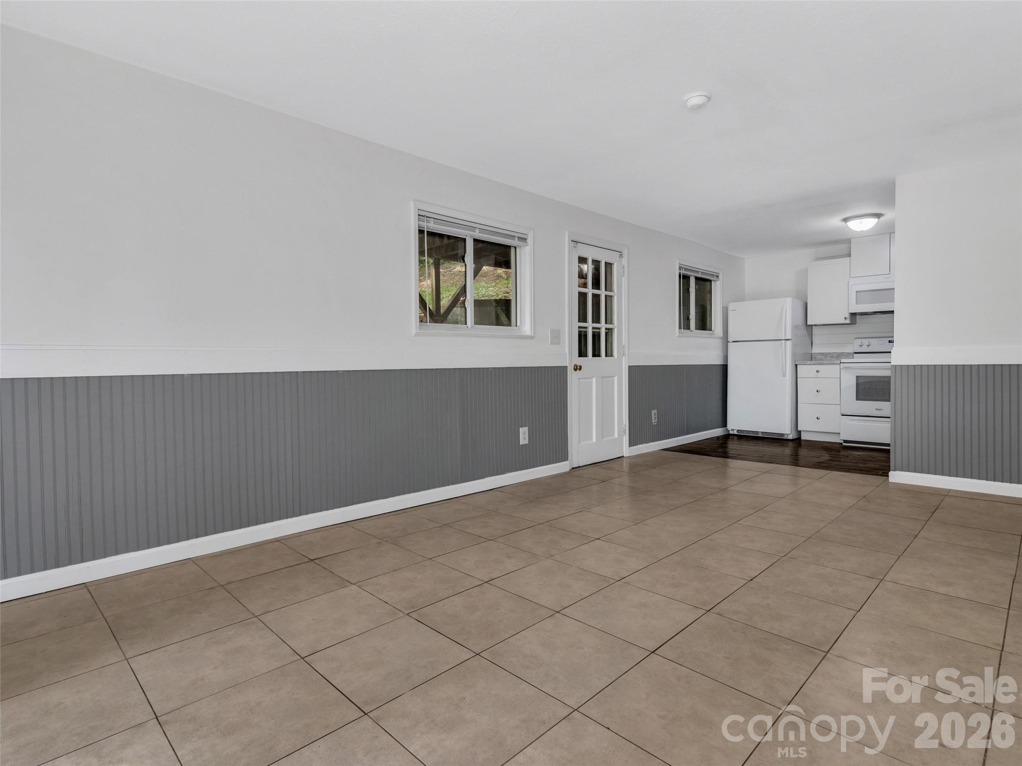 114 Elden Street — Hendersonville