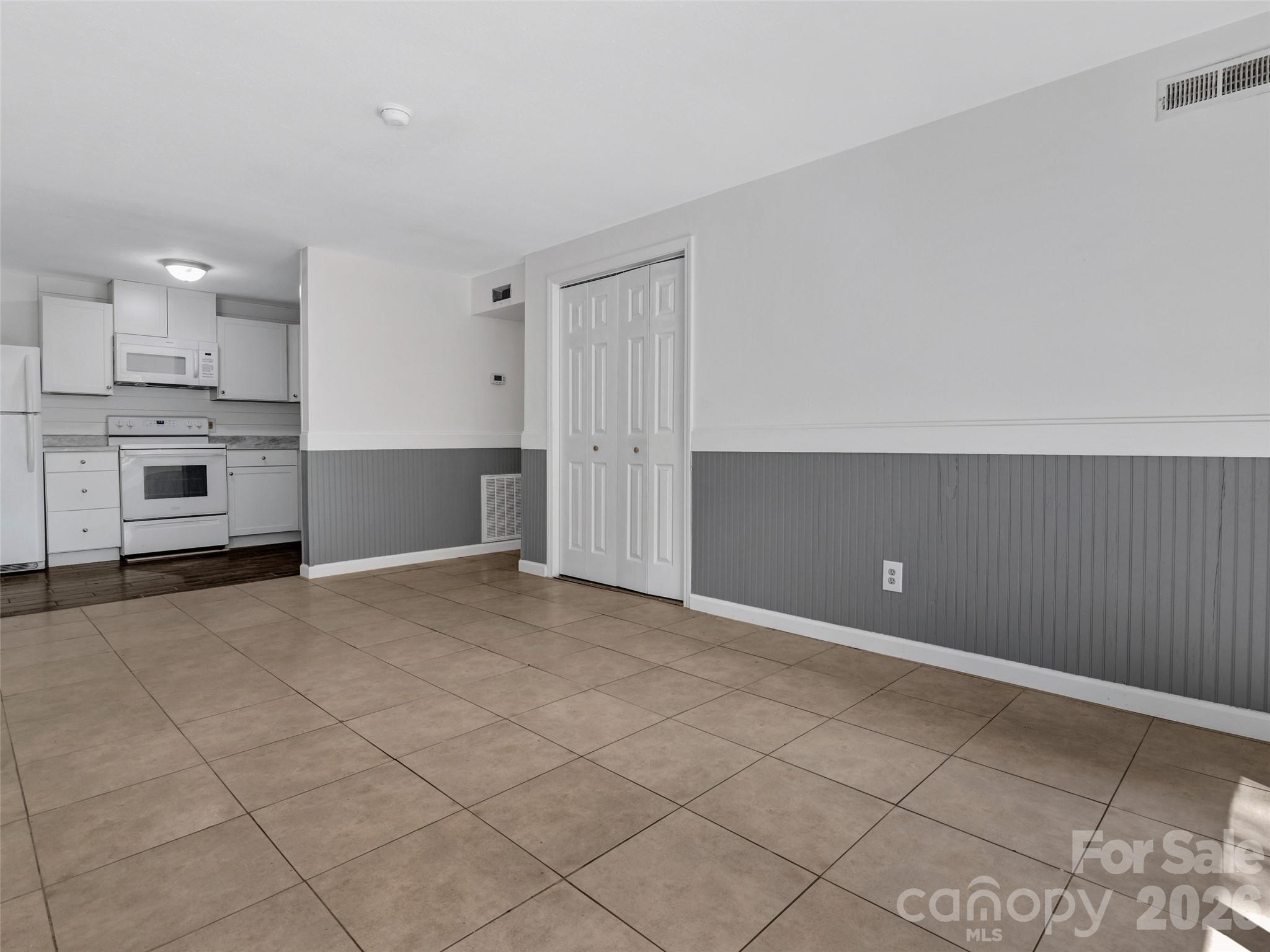 114 Elden Street — Hendersonville