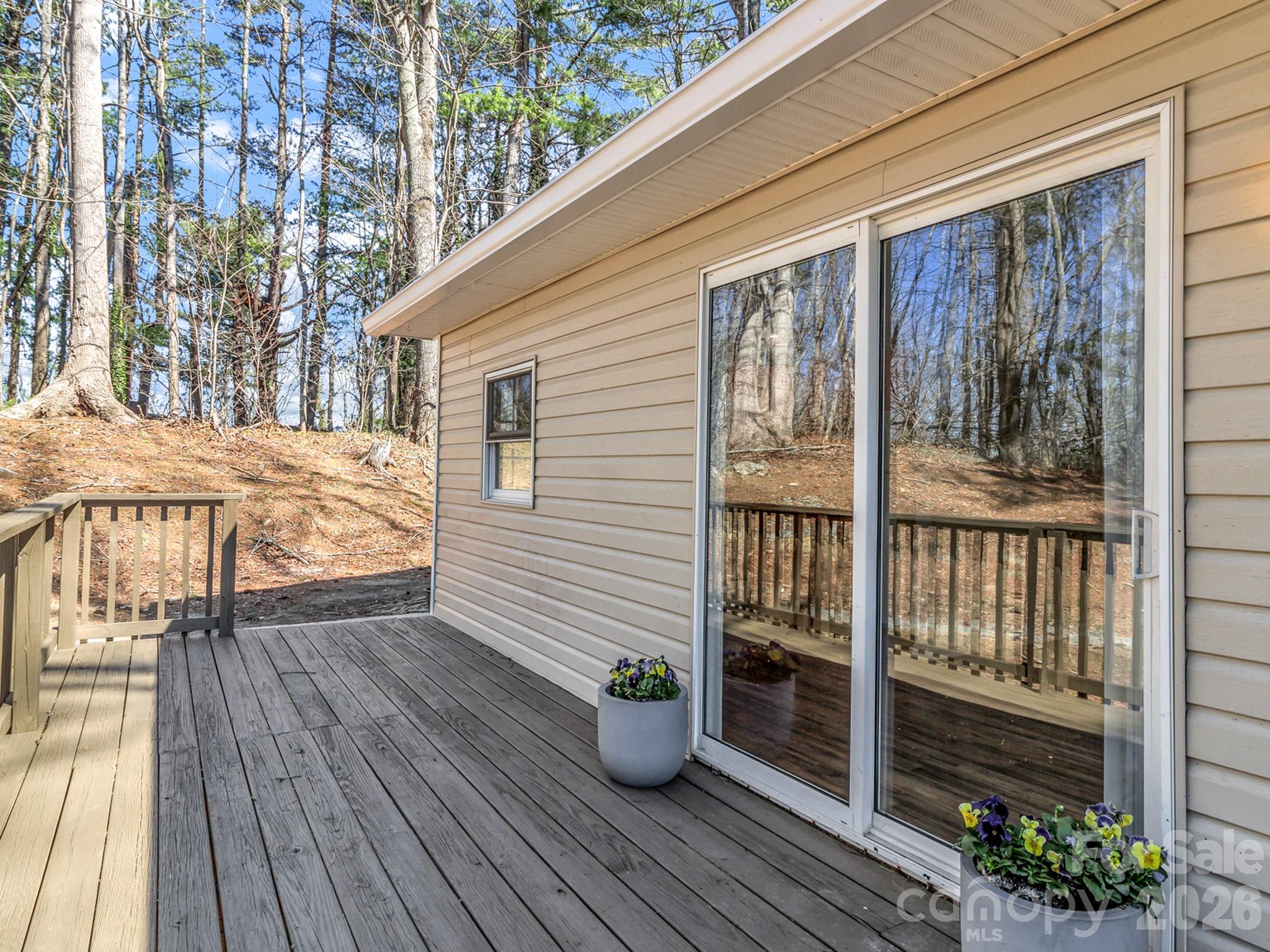 114 Elden Street — Hendersonville