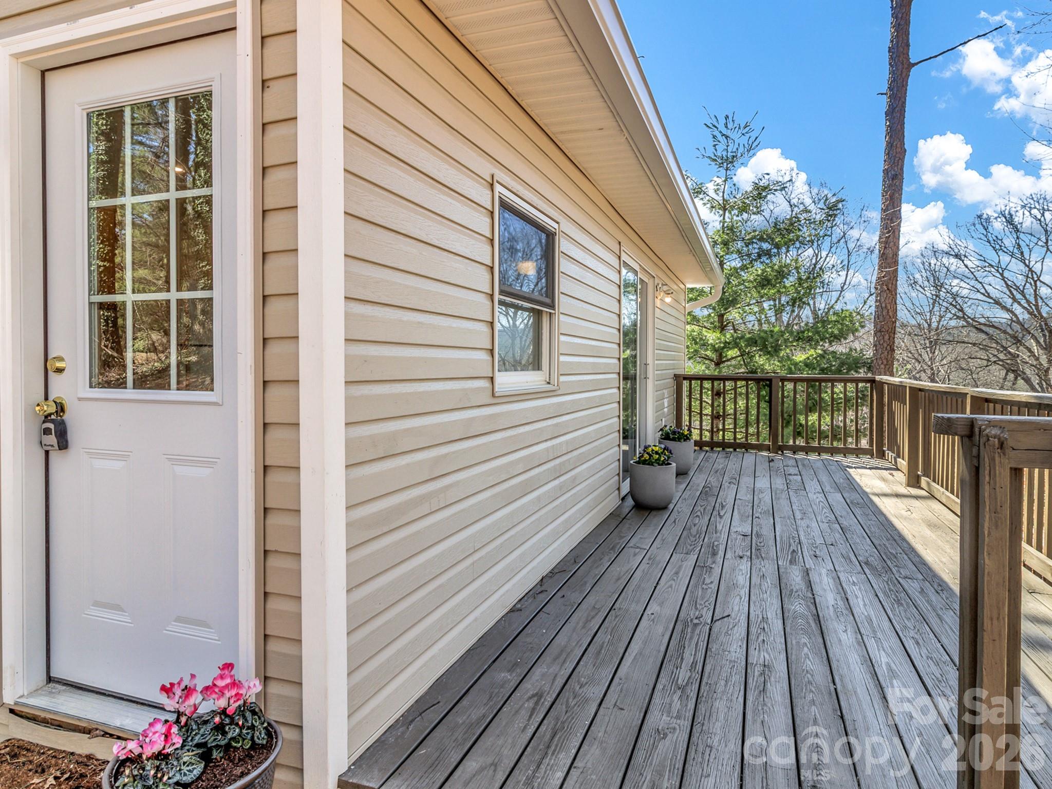 114 Elden Street — Hendersonville