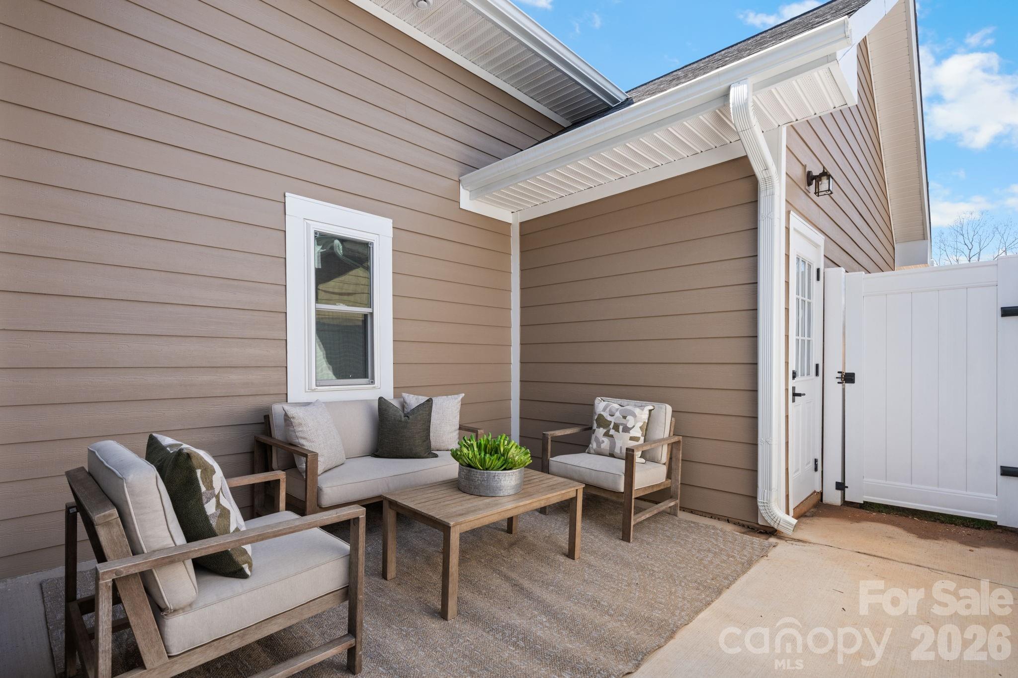 2117 24th Street Lane SE — Hickory