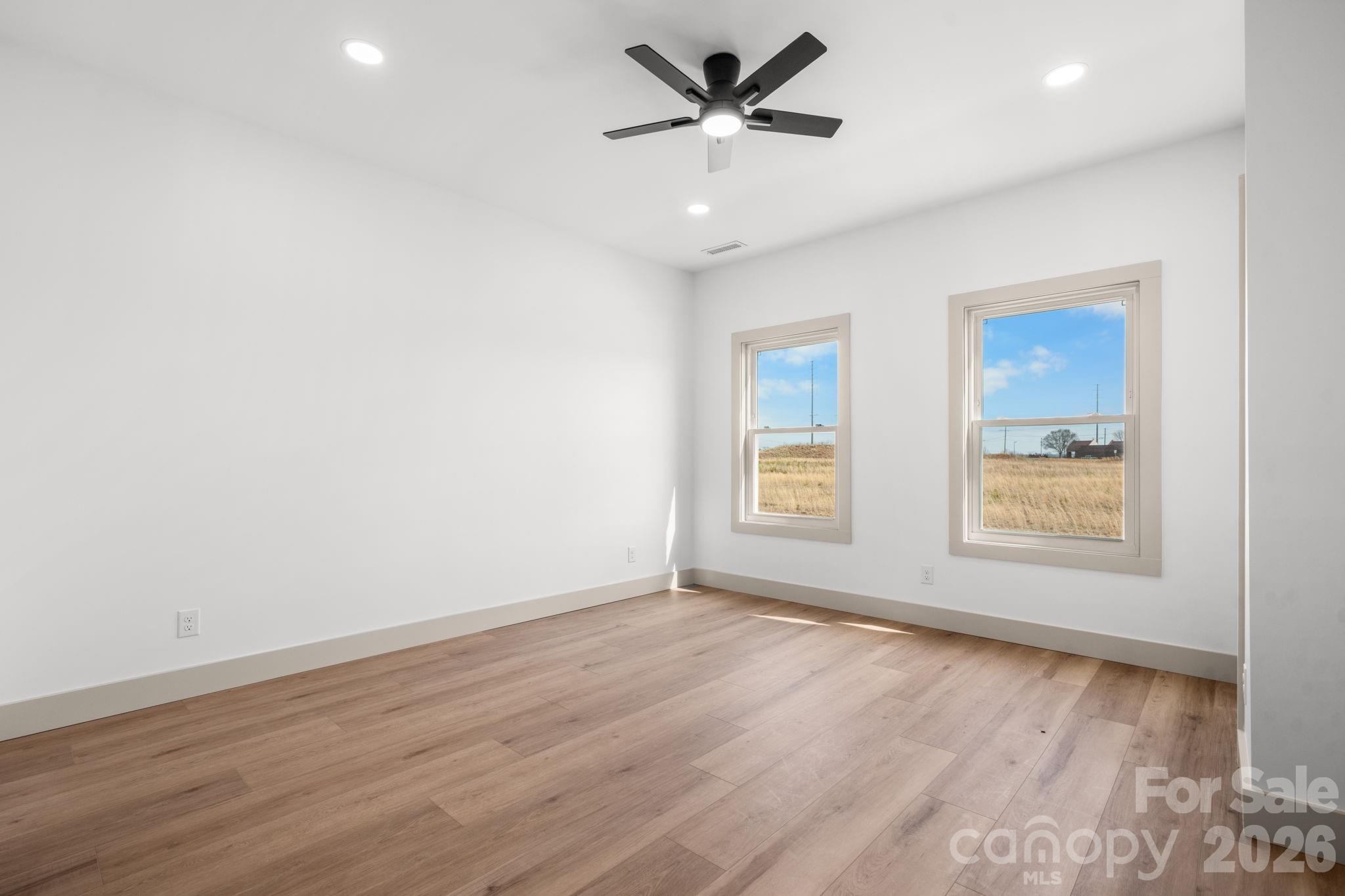 2117 24th Street Lane SE — Hickory