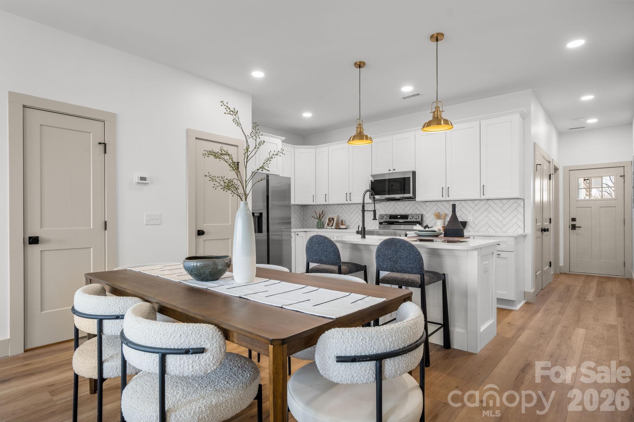 2117 24th Street Lane SE — Hickory