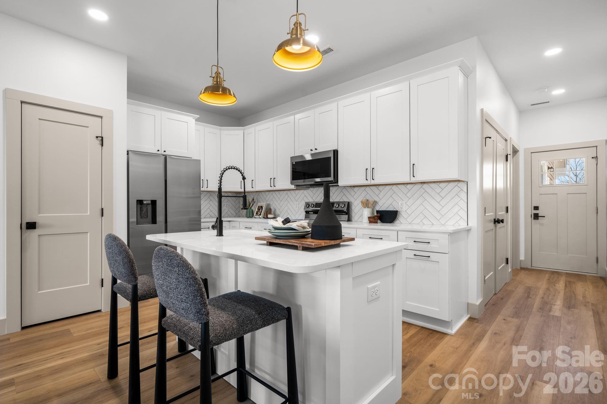 2117 24th Street Lane SE — Hickory