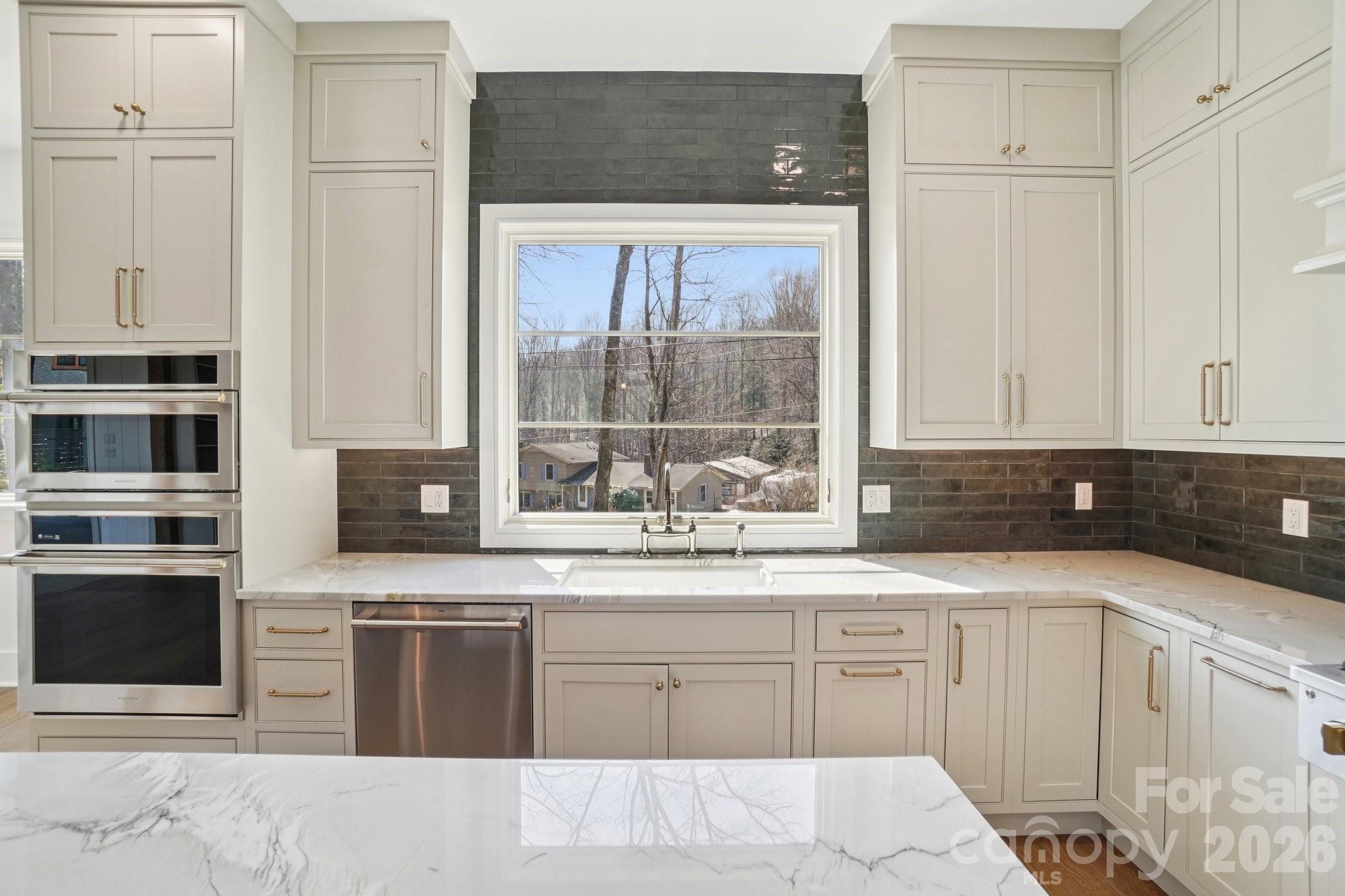 272 Glazener Road — Brevard