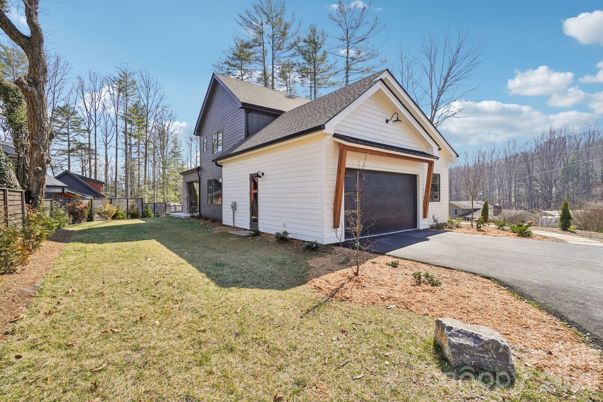 272 Glazener Road — Brevard