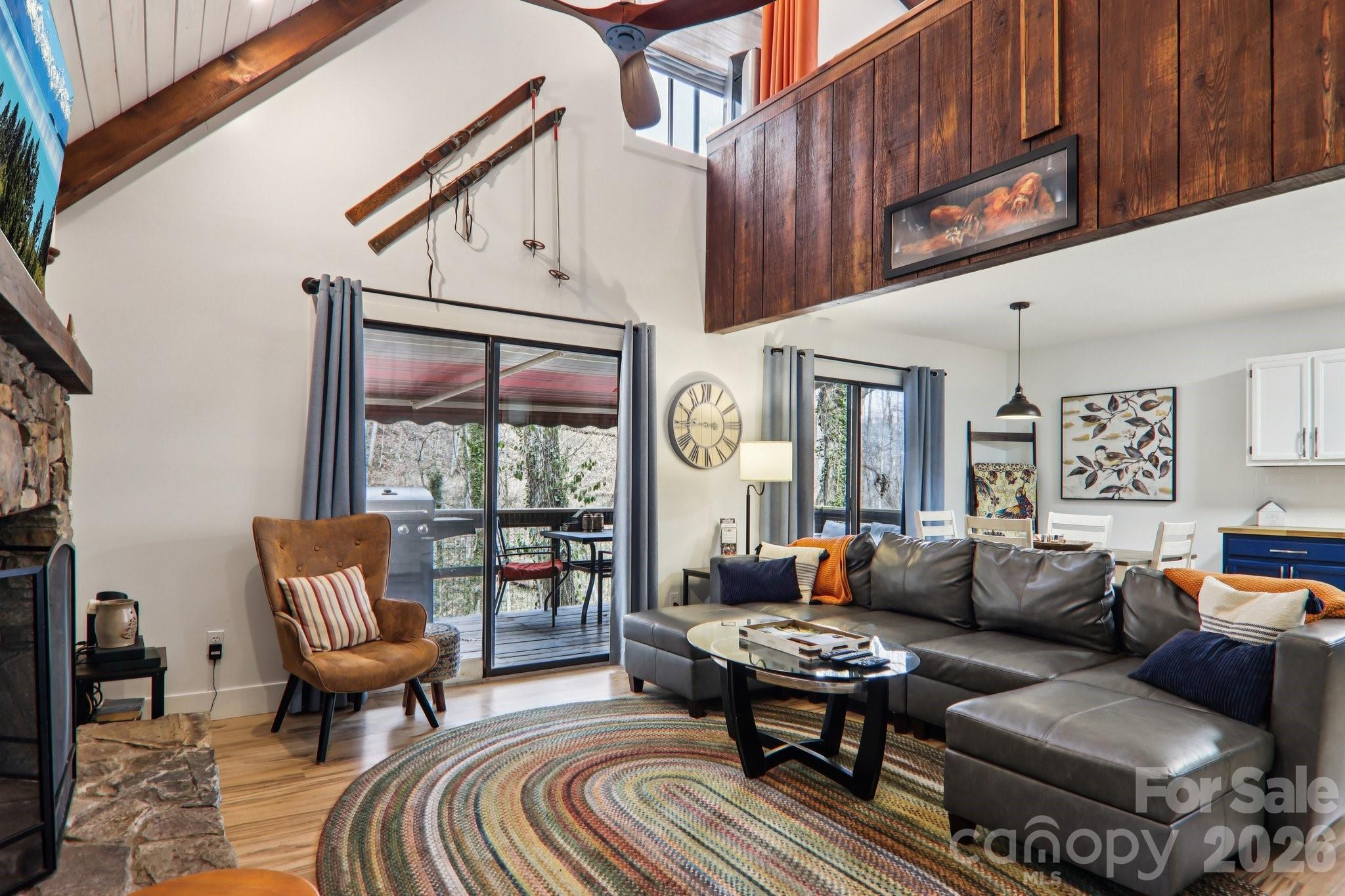 33 Fernbrook Road — Maggie Valley