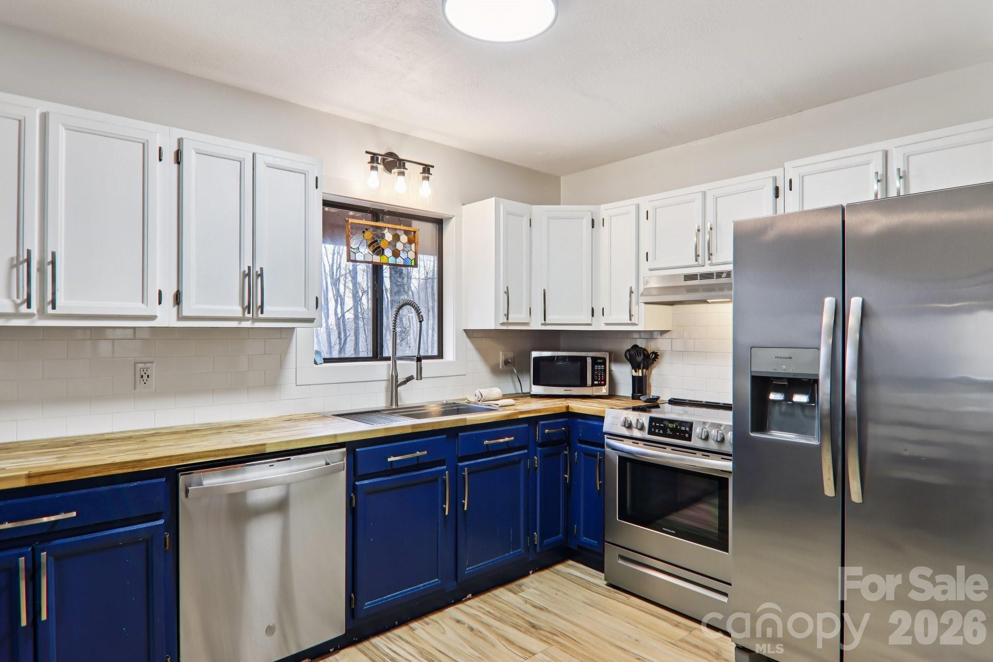 33 Fernbrook Road — Maggie Valley