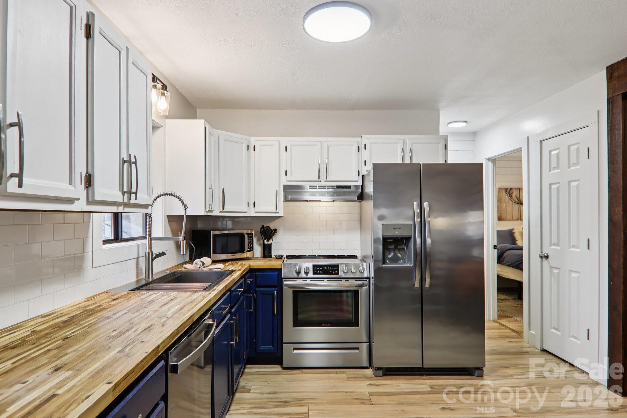 33 Fernbrook Road — Maggie Valley