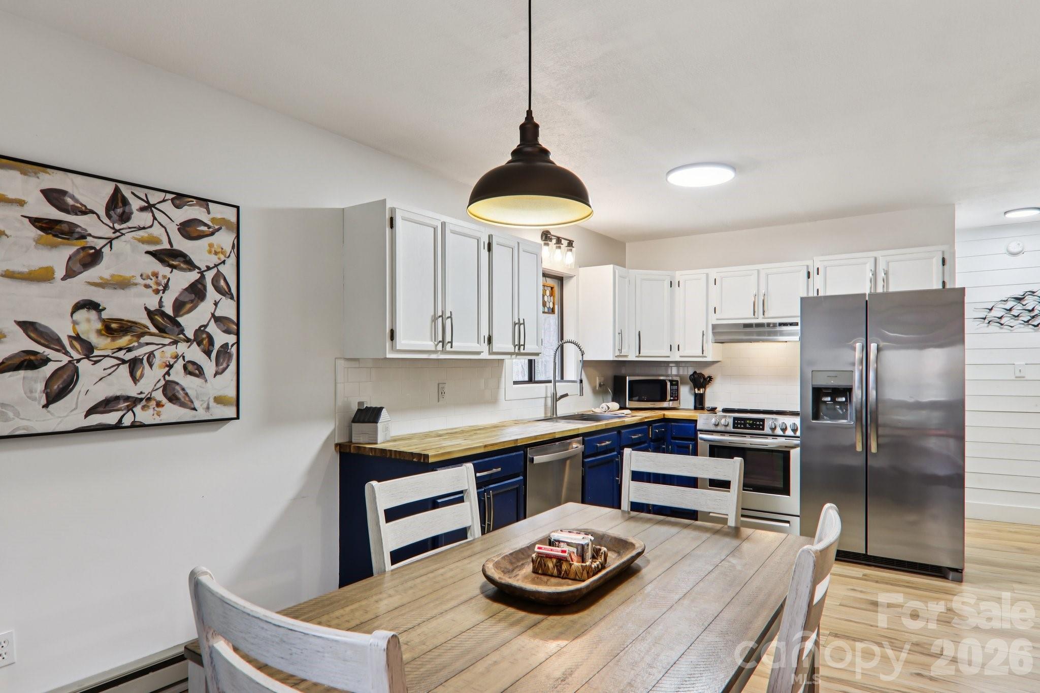 33 Fernbrook Road — Maggie Valley