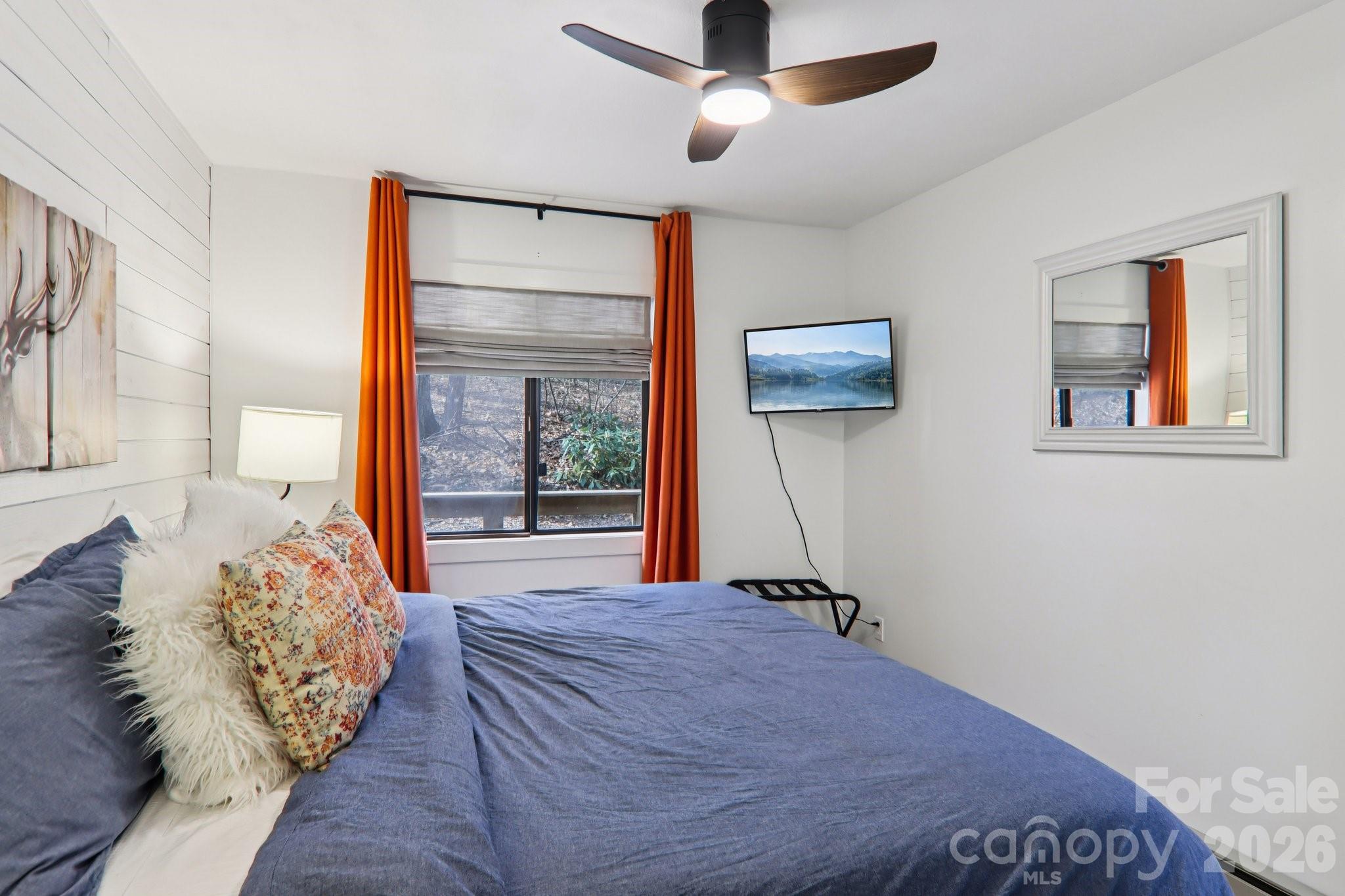 33 Fernbrook Road — Maggie Valley